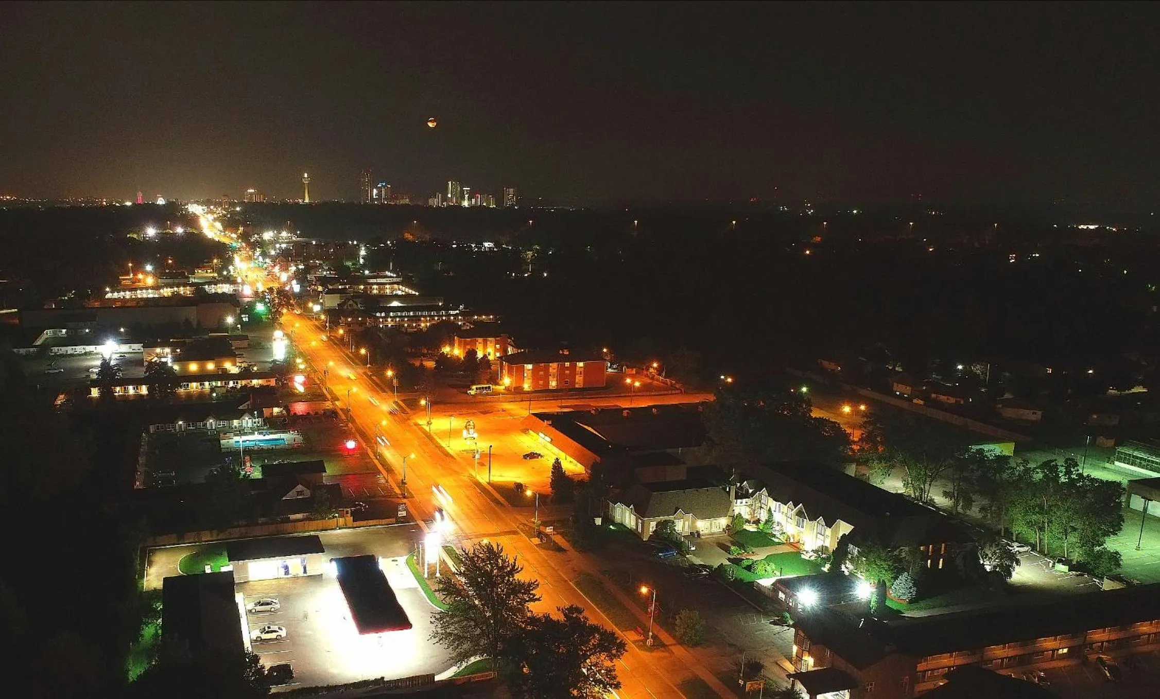 Bird's eye view in Fullerton Manor Inn