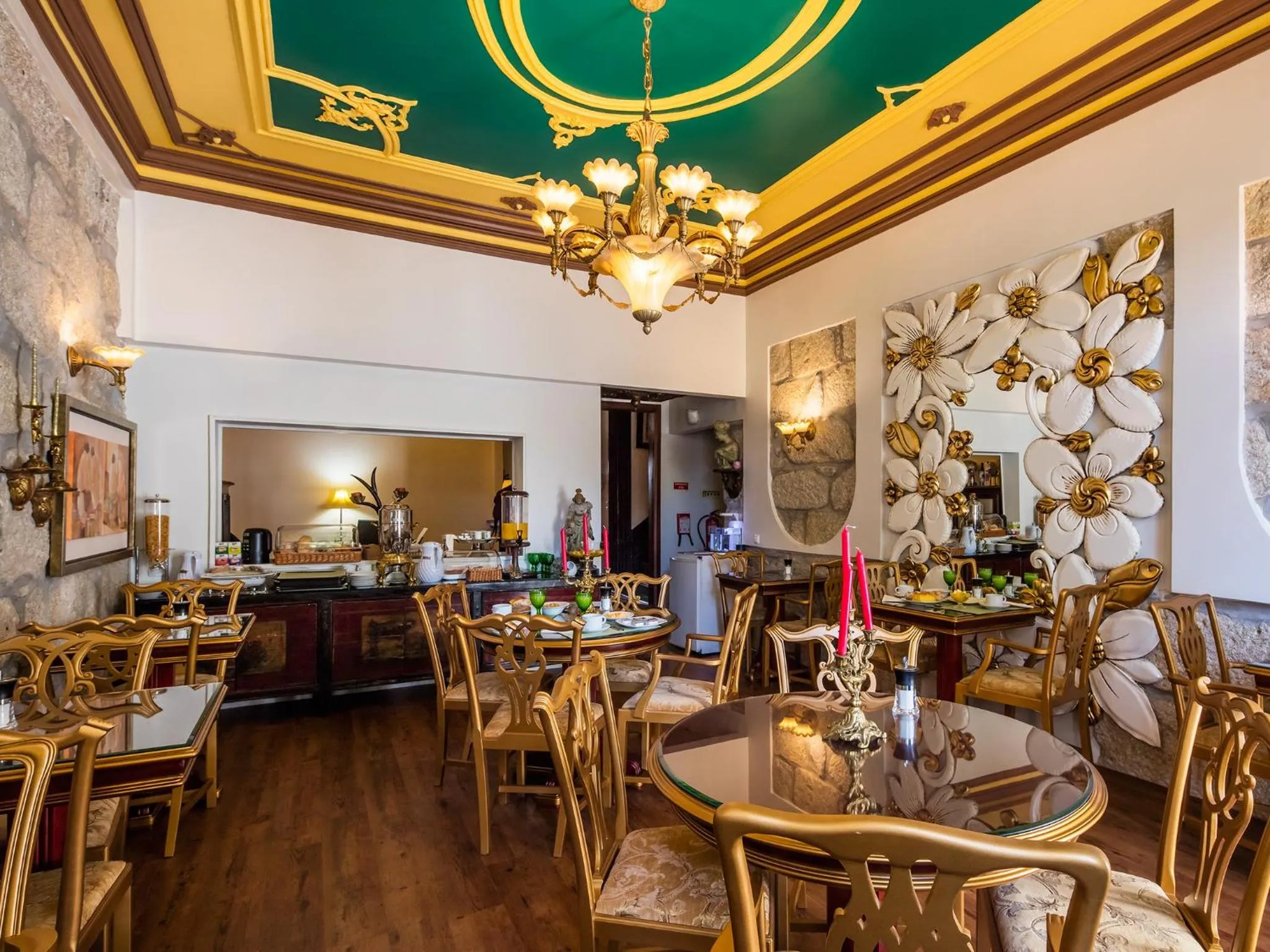 Restaurant/places to eat in Pedra Iberica