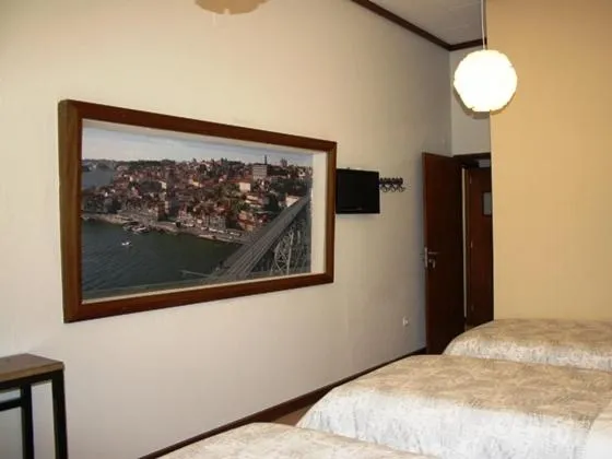 Bed in Pedra Iberica