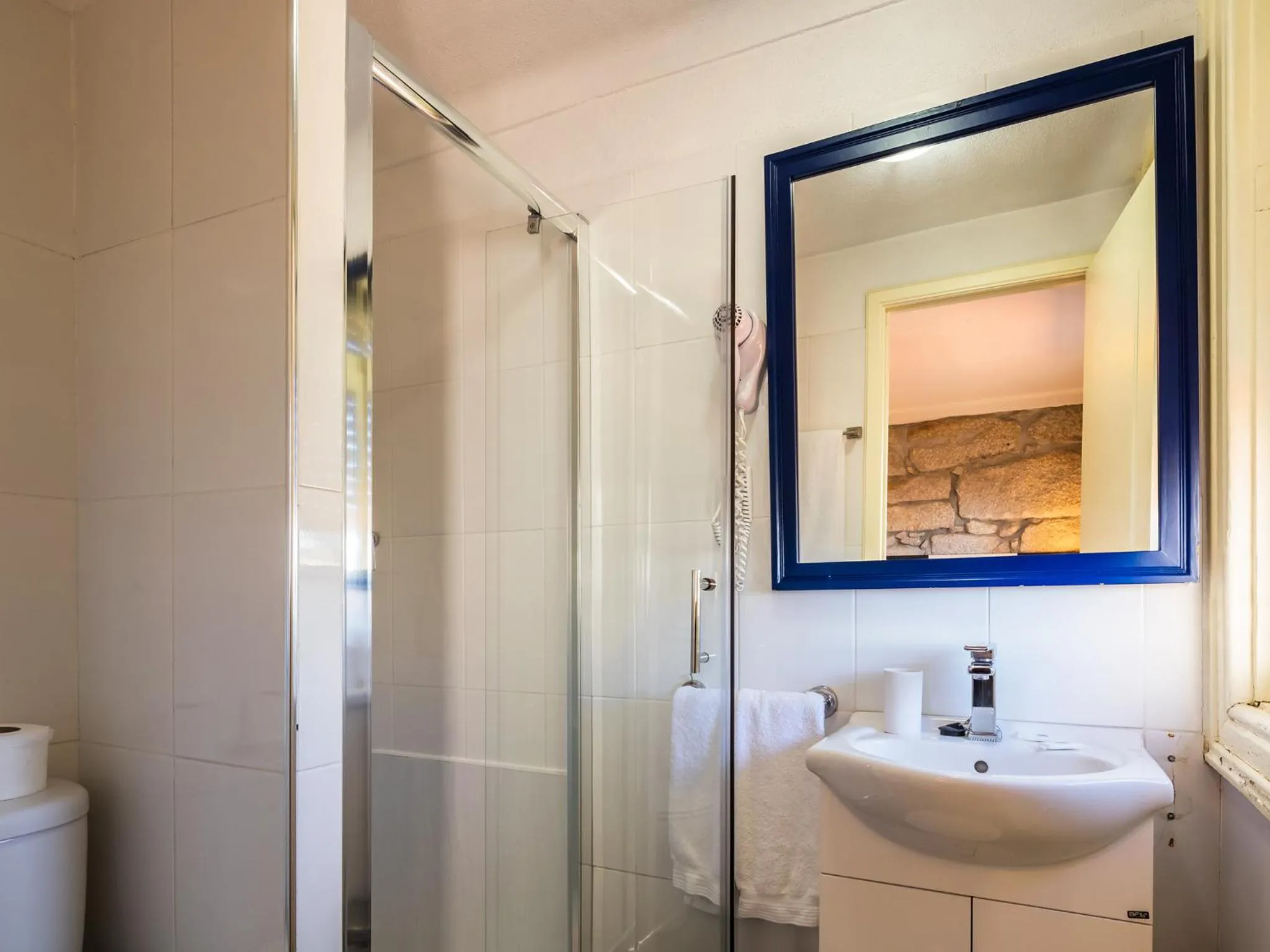 Bathroom in Pedra Iberica