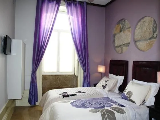 Bed in Pedra Iberica