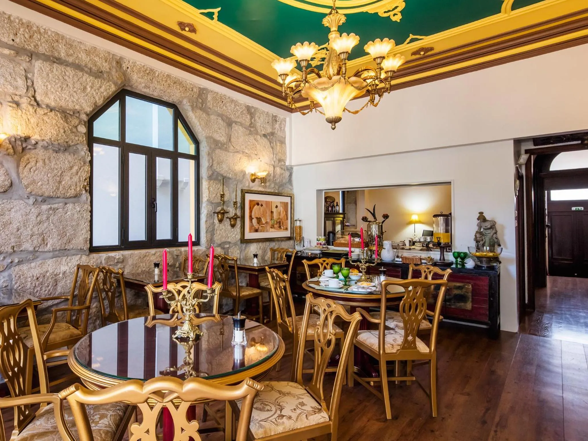 Restaurant/places to eat in Pedra Iberica