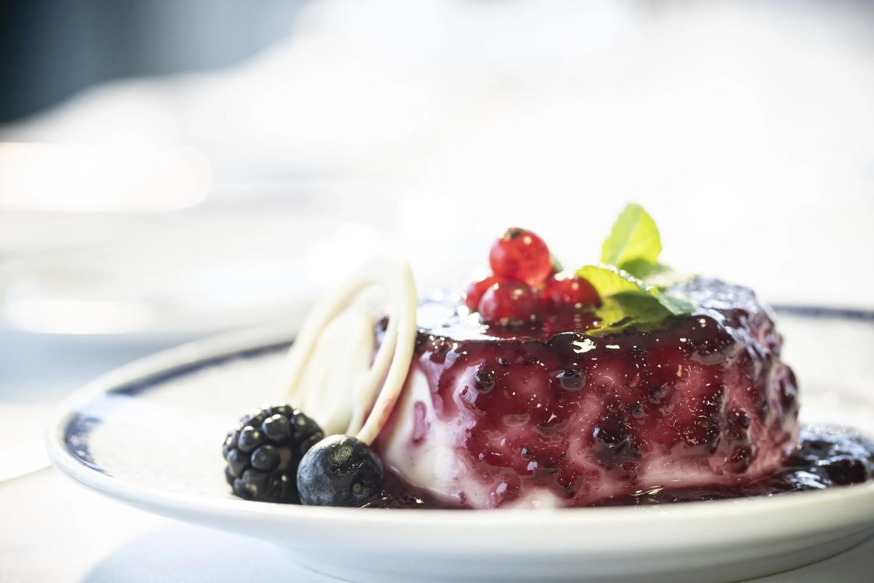 Restaurant/places to eat in Hotel Fatima Center