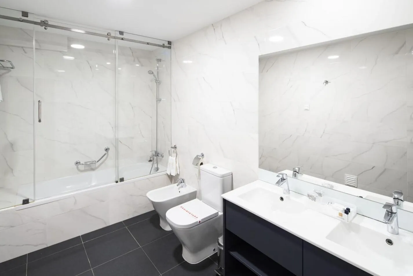 Toilet in Hotel Fatima Center