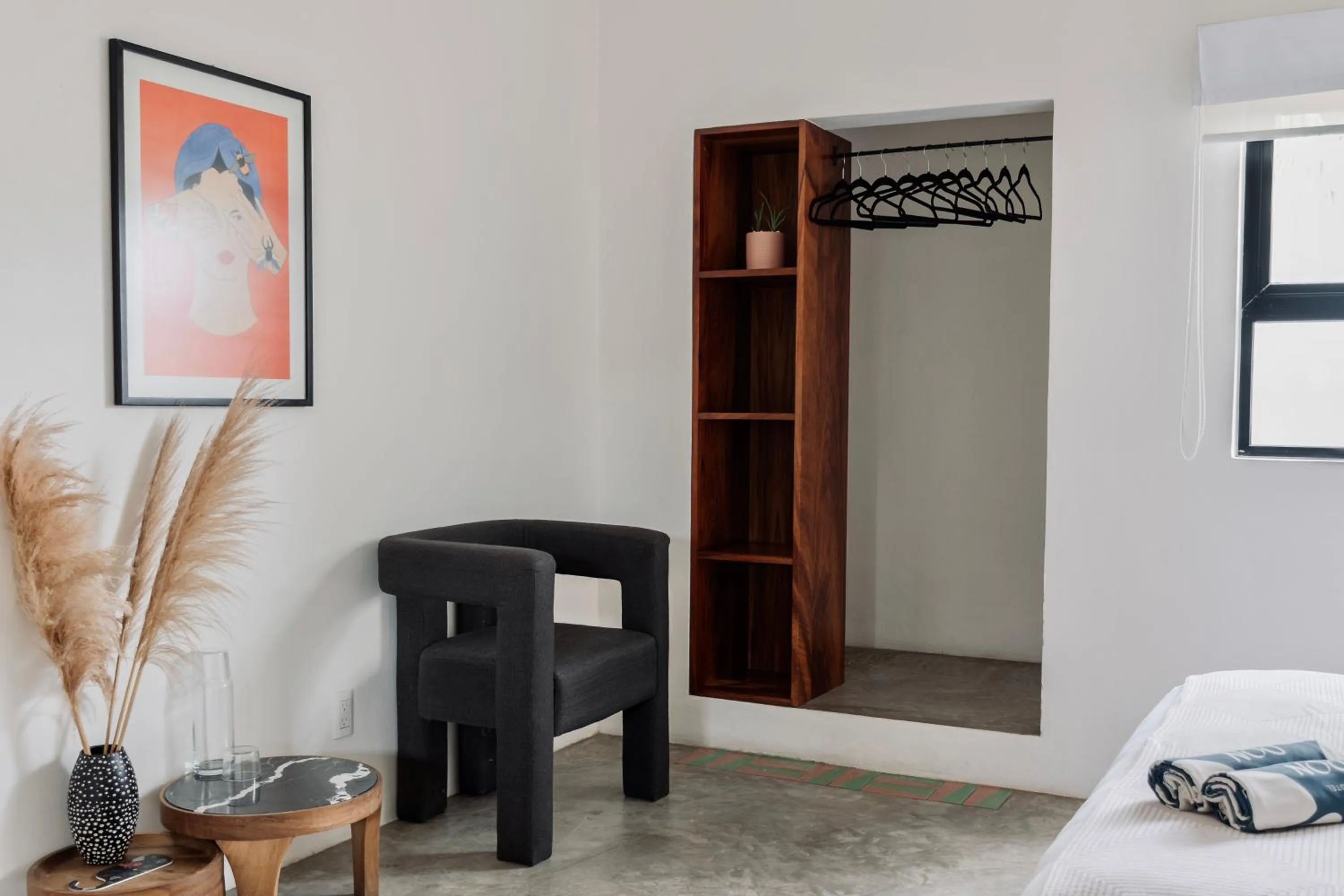 wardrobe, Bed in Residencia Tropical Don Bonito