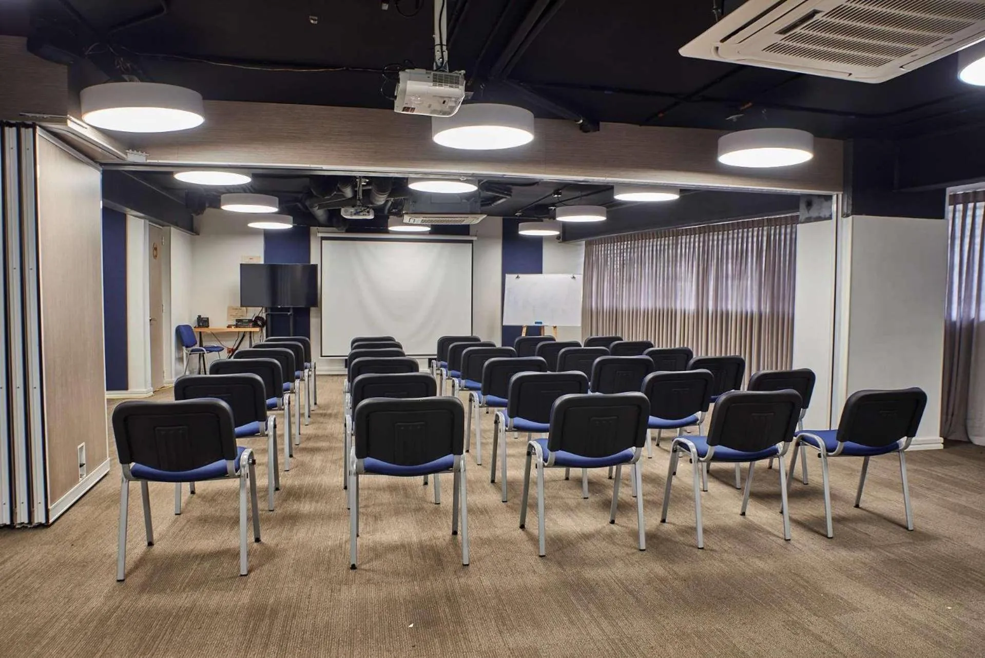 Meeting/conference room in Faranda Collection Cali, a member of Radisson Individuals