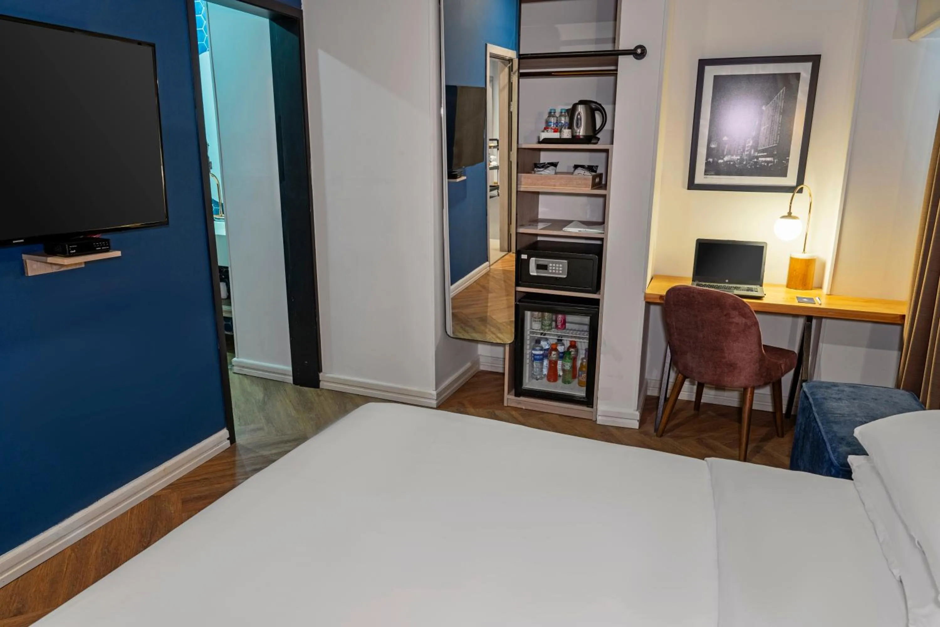 Photo of the whole room, Bed in Faranda Collection Cali, a member of Radisson Individuals