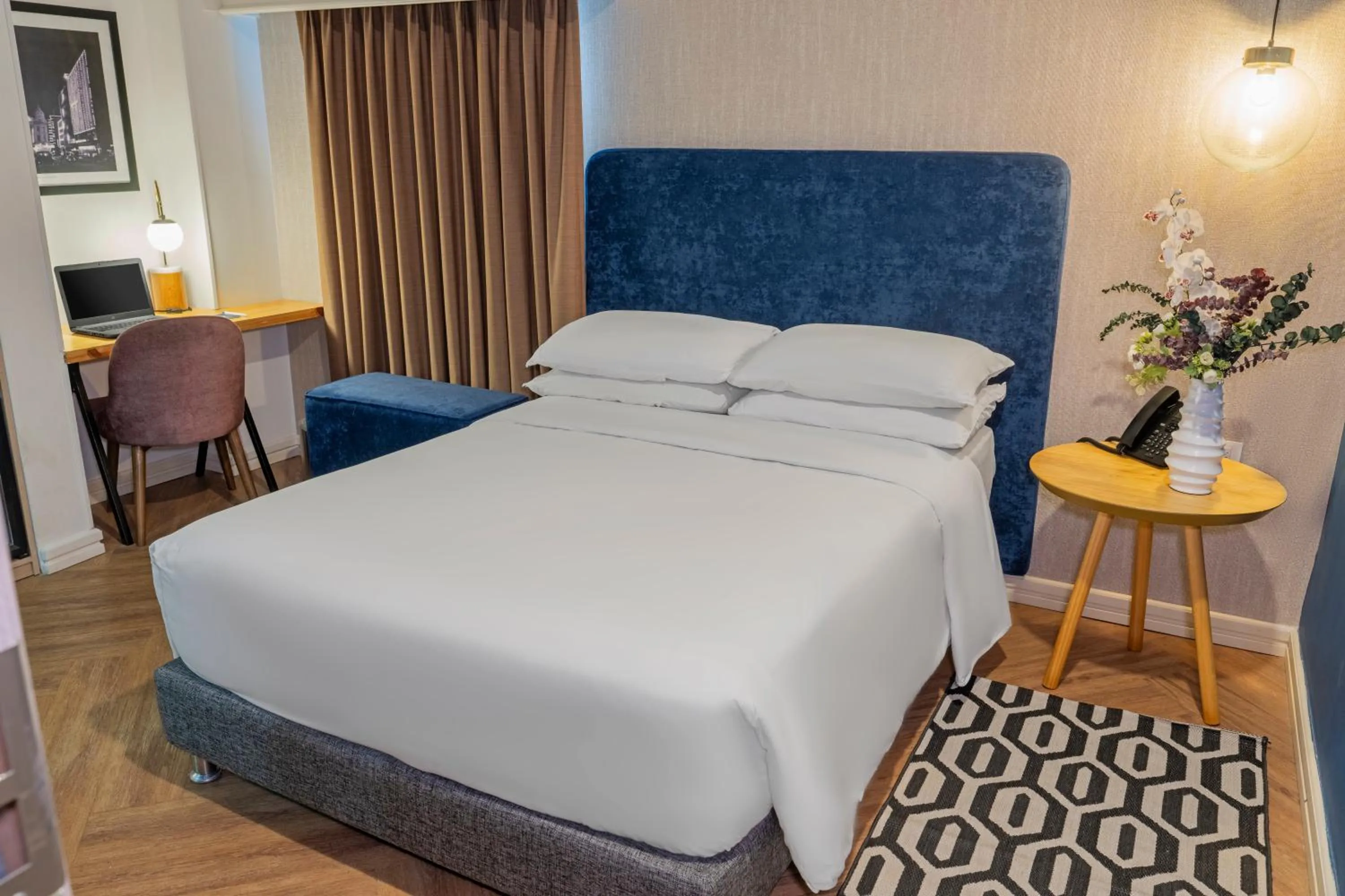 Photo of the whole room, Bed in Faranda Collection Cali, a member of Radisson Individuals