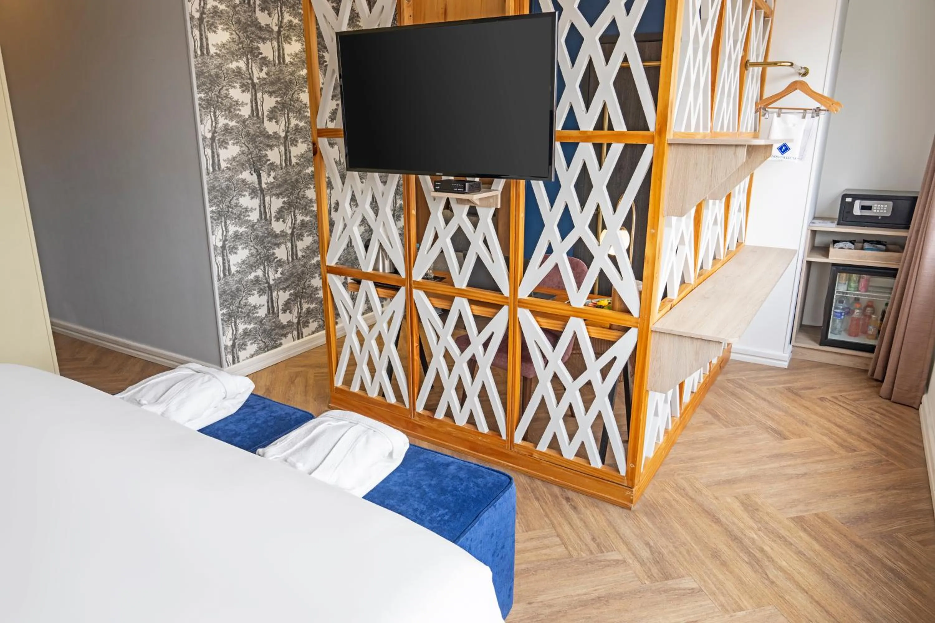 Bed in Faranda Collection Cali, a member of Radisson Individuals