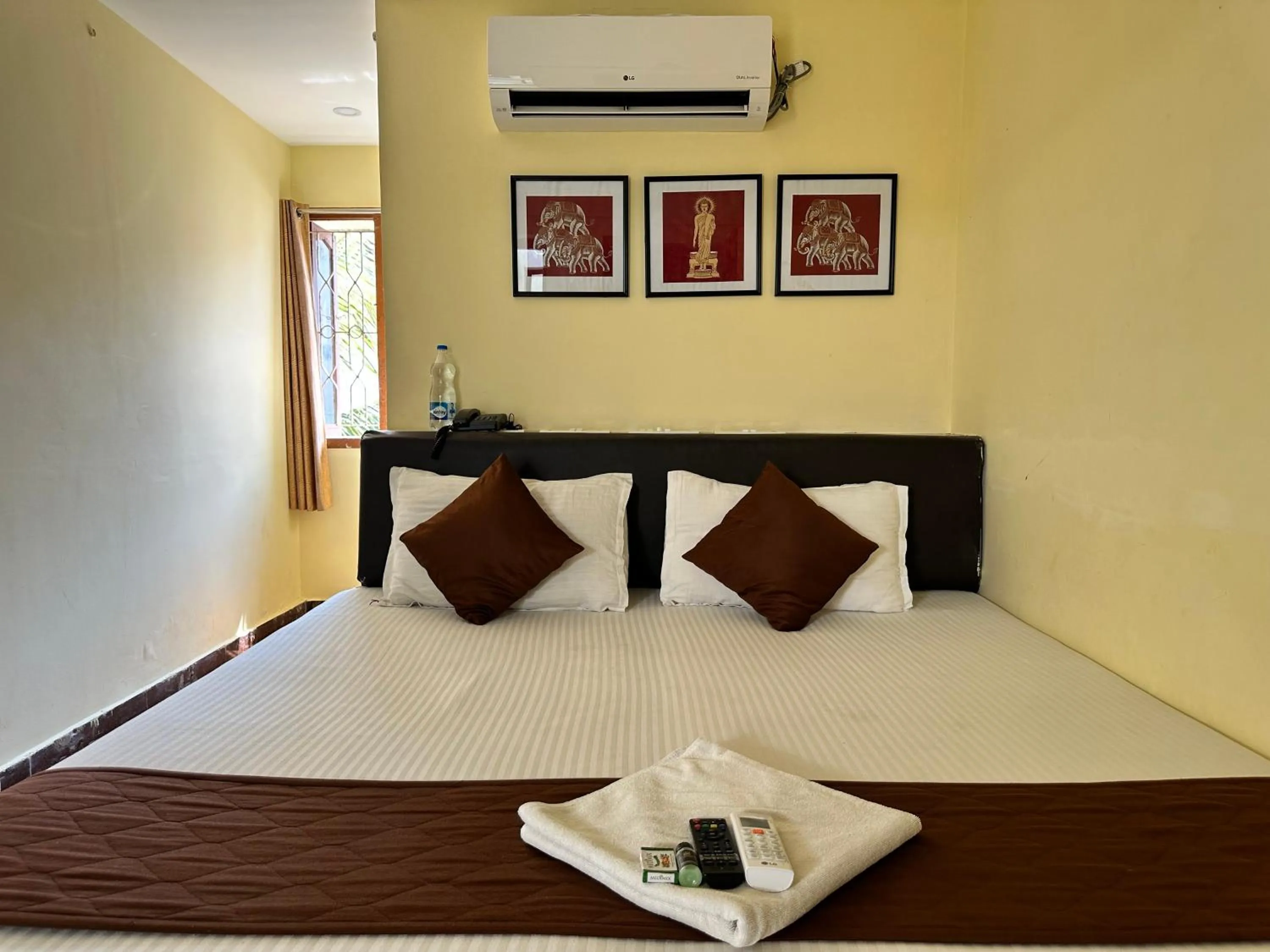 Bed in Hotel Ramakrishna