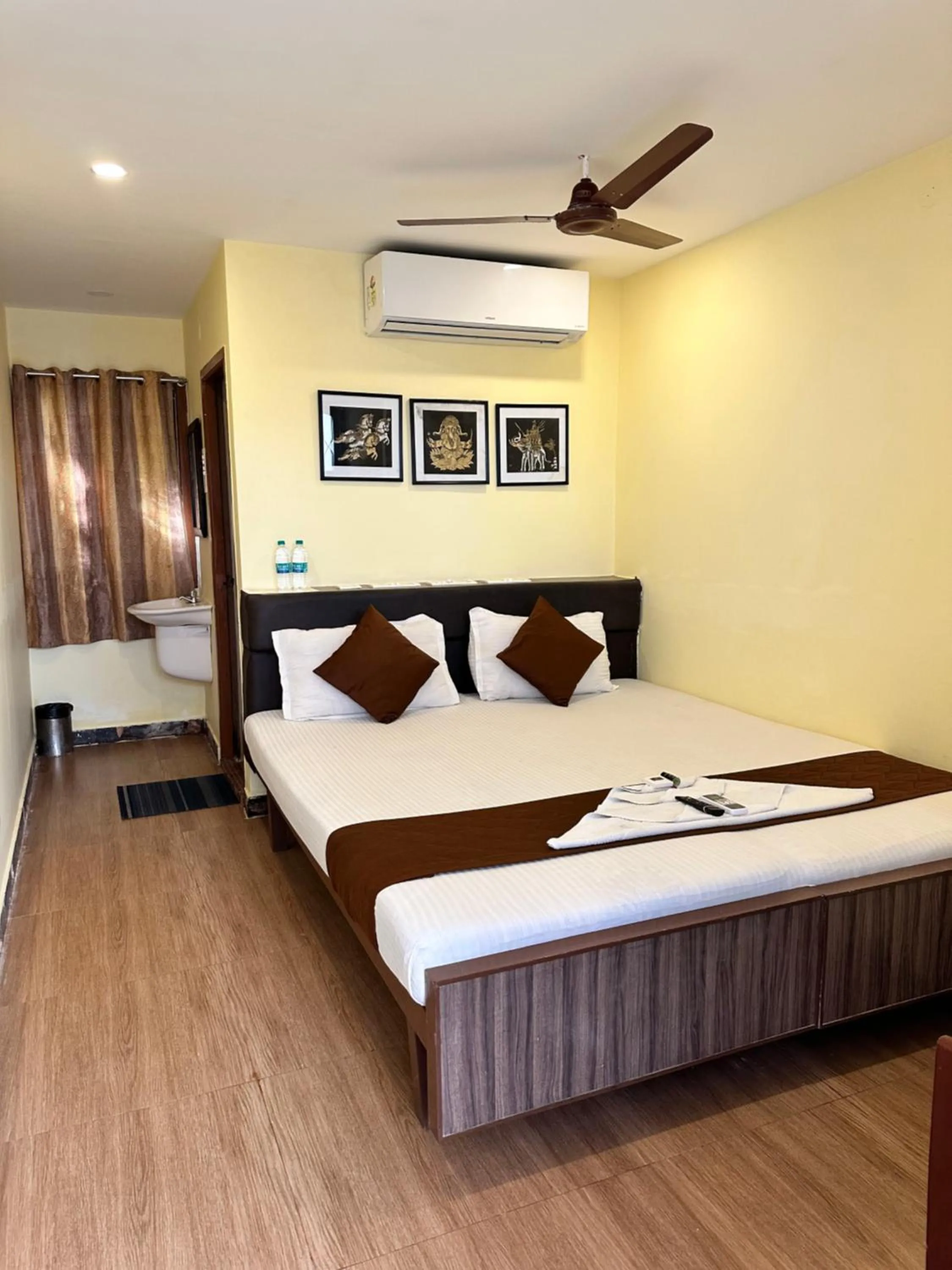 Bed in Hotel Ramakrishna
