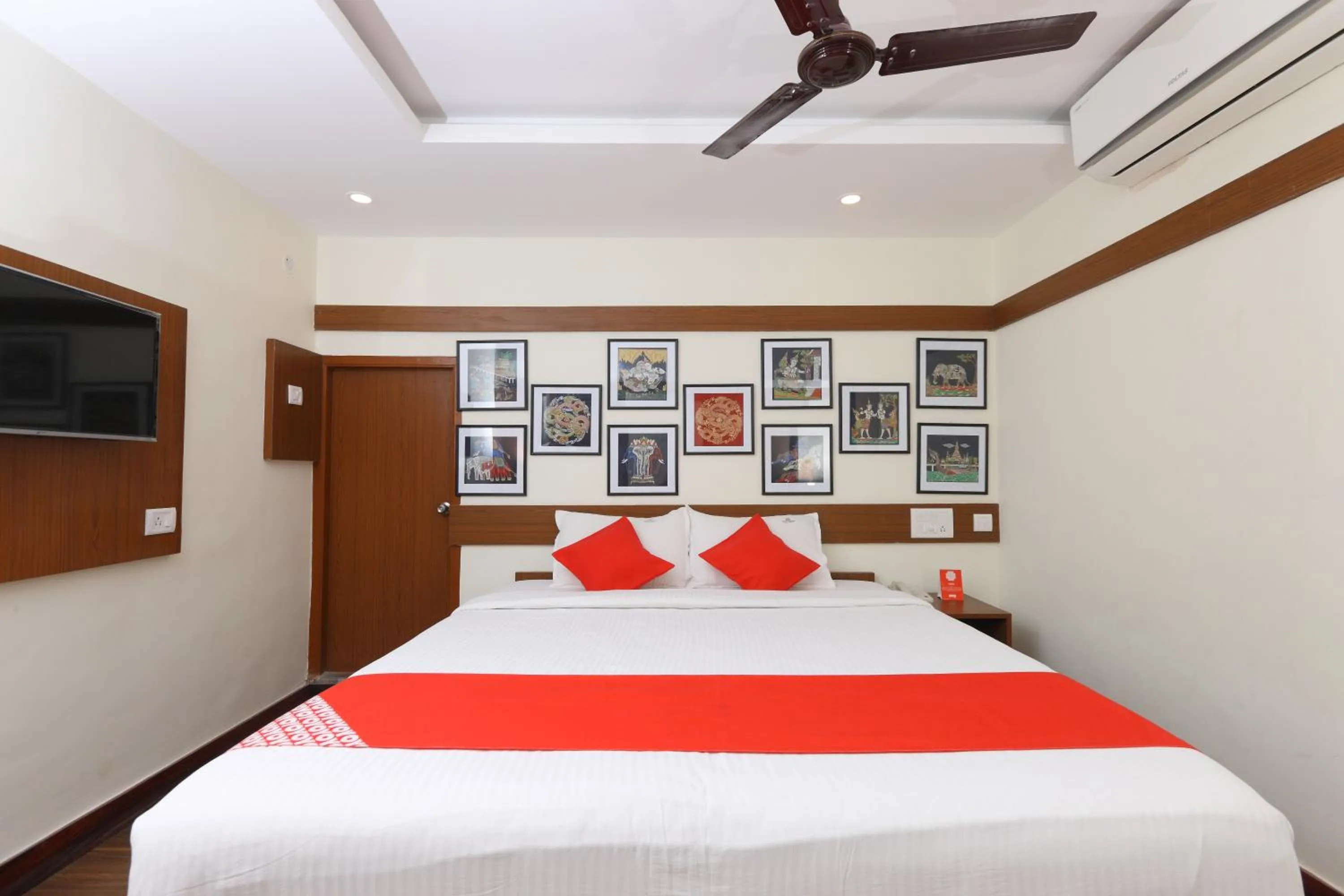 Bed in Hotel Ramakrishna