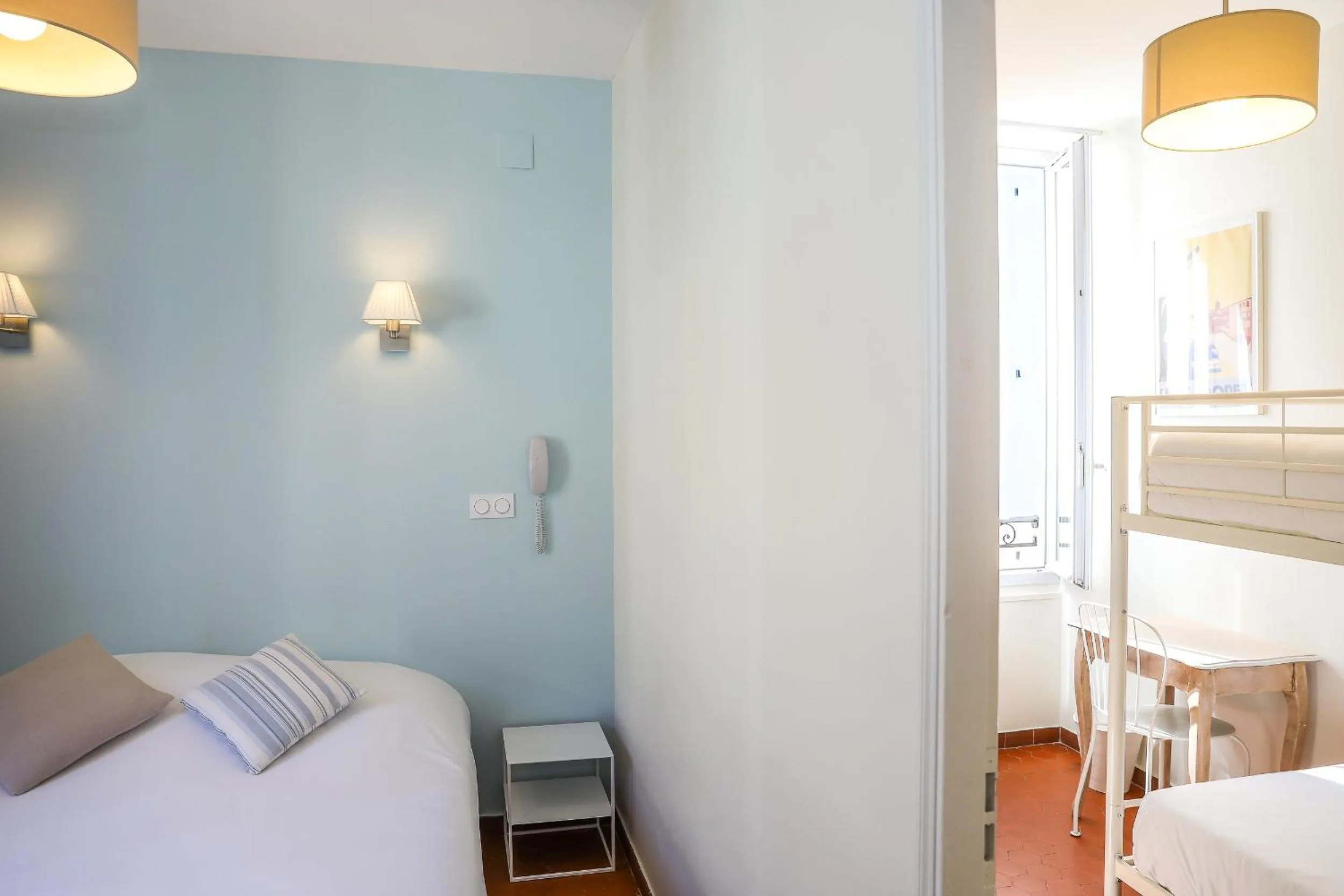 bunk bed, Bed in Hotel La Bienvenue