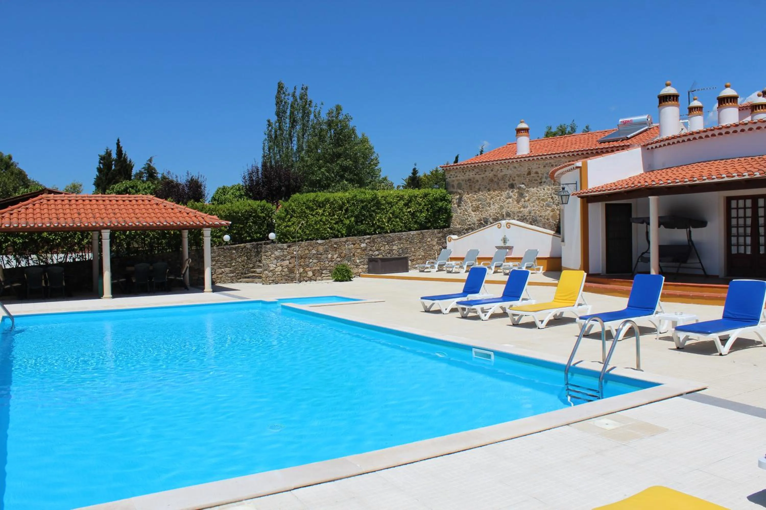 Swimming pool in Casa de Campo Sao Rafael - Turismo Rural