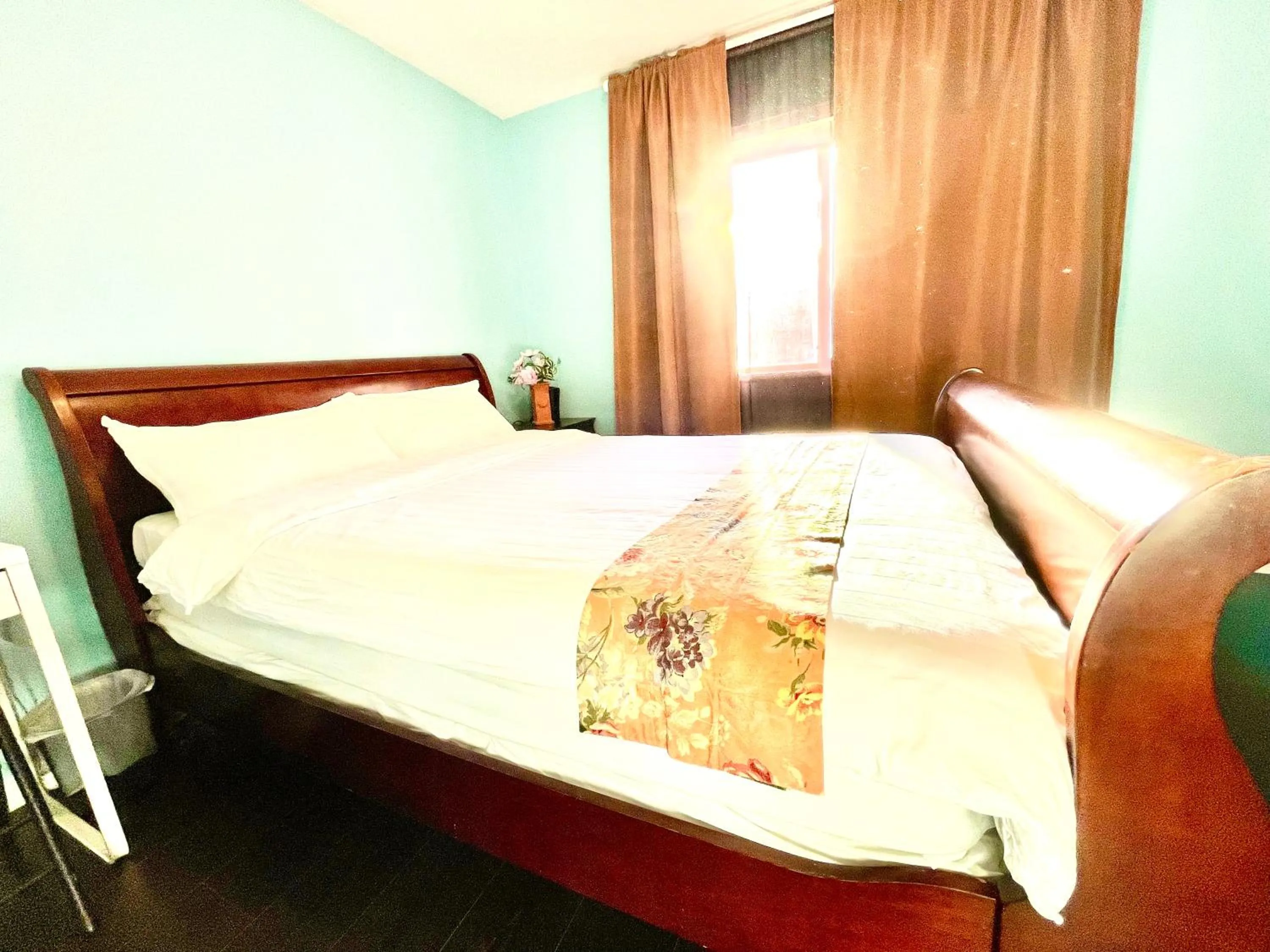 Bed in Vancouver Bed & Breakfast