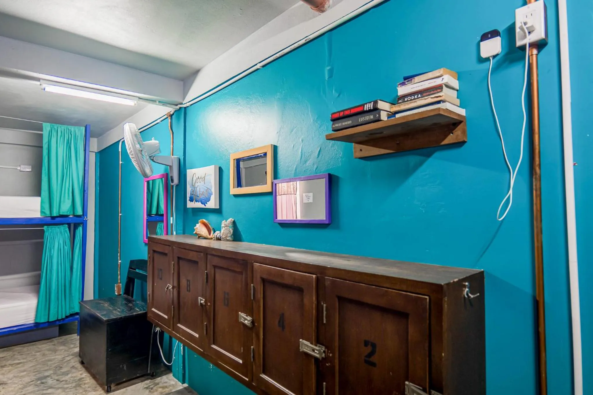 locker in Drift Inn San Pedro