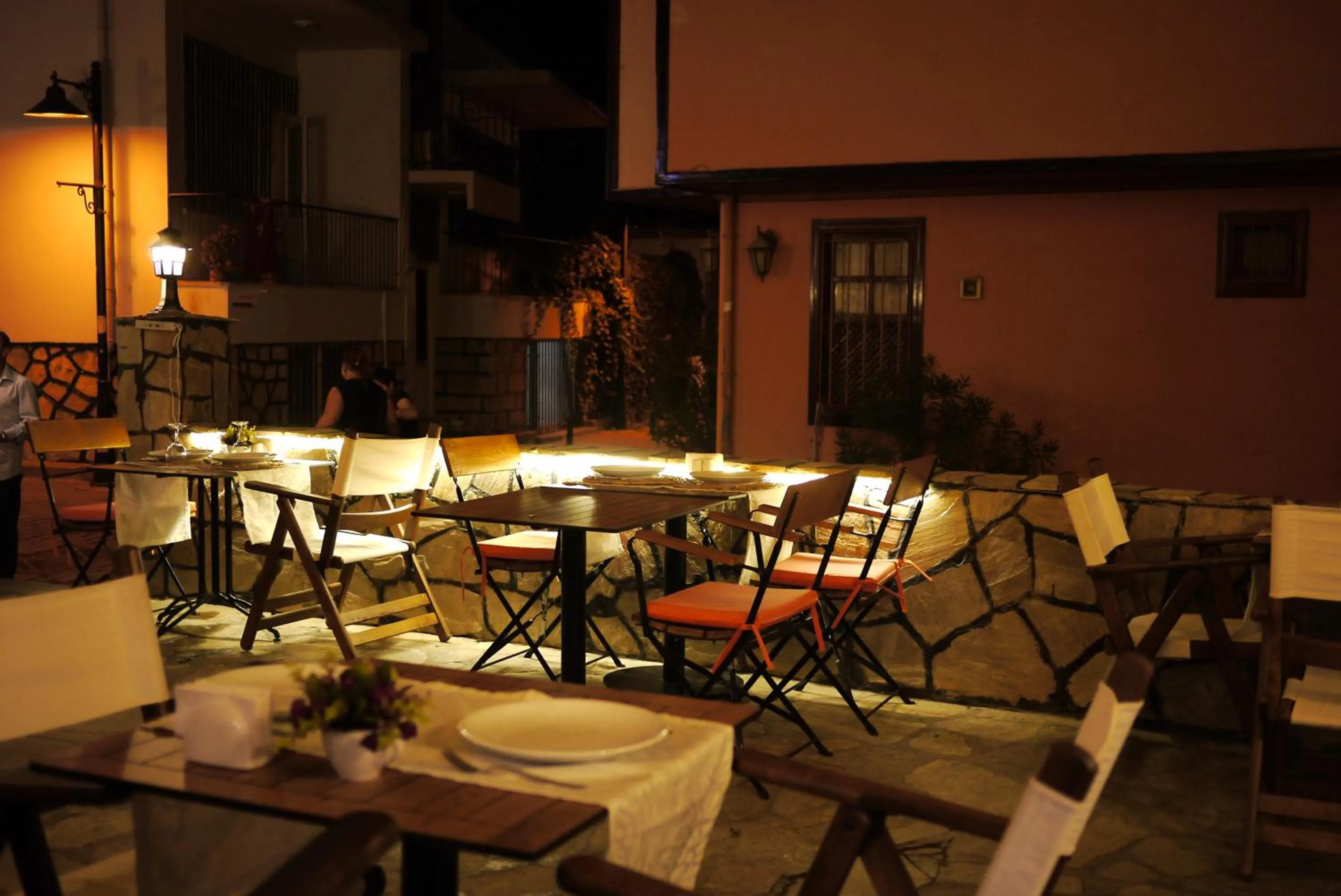 Restaurant/places to eat in Patio Hotel