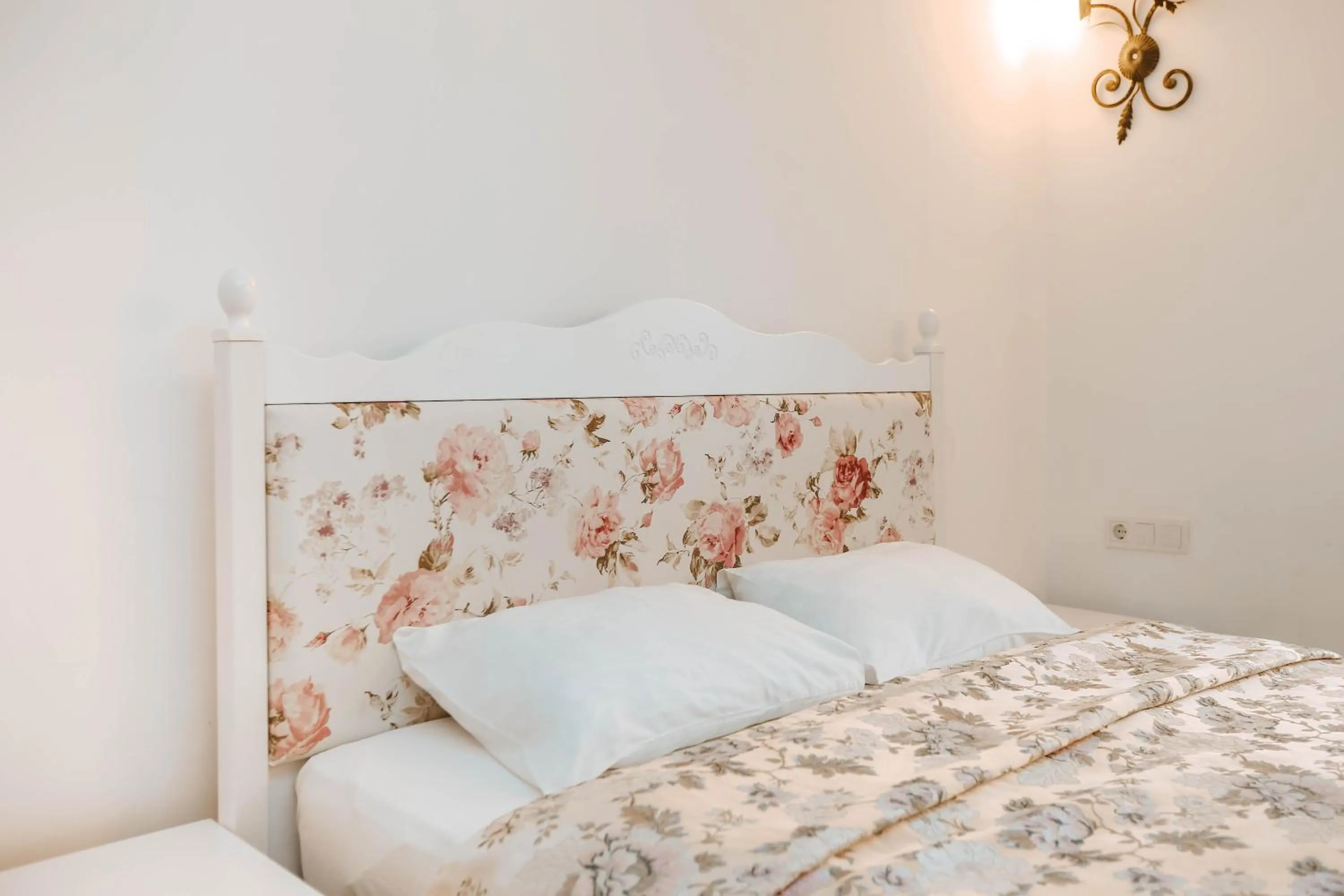 Photo of the whole room in Patio Hotel