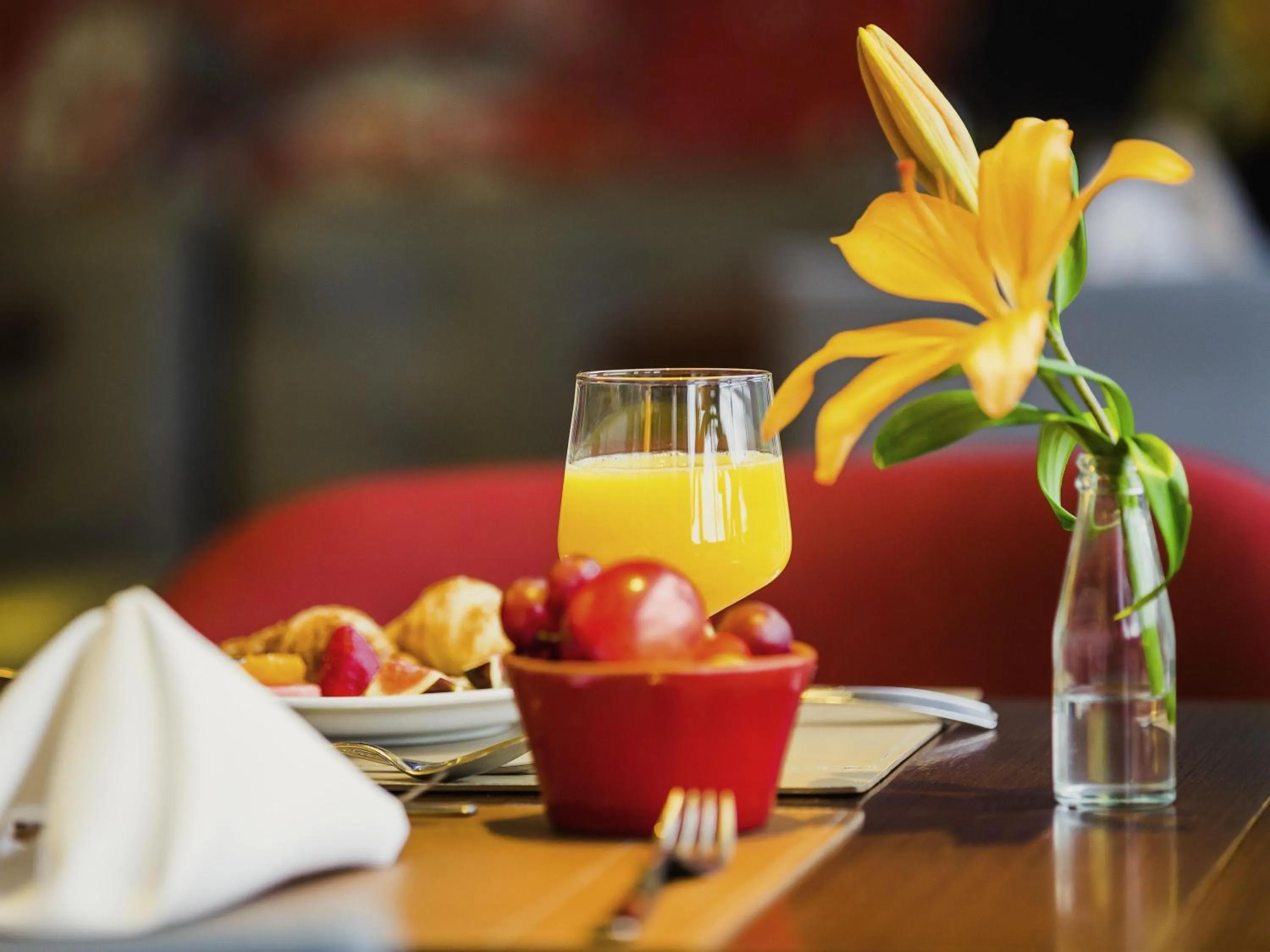 Restaurant/places to eat in Novotel Porto Alegre Airport