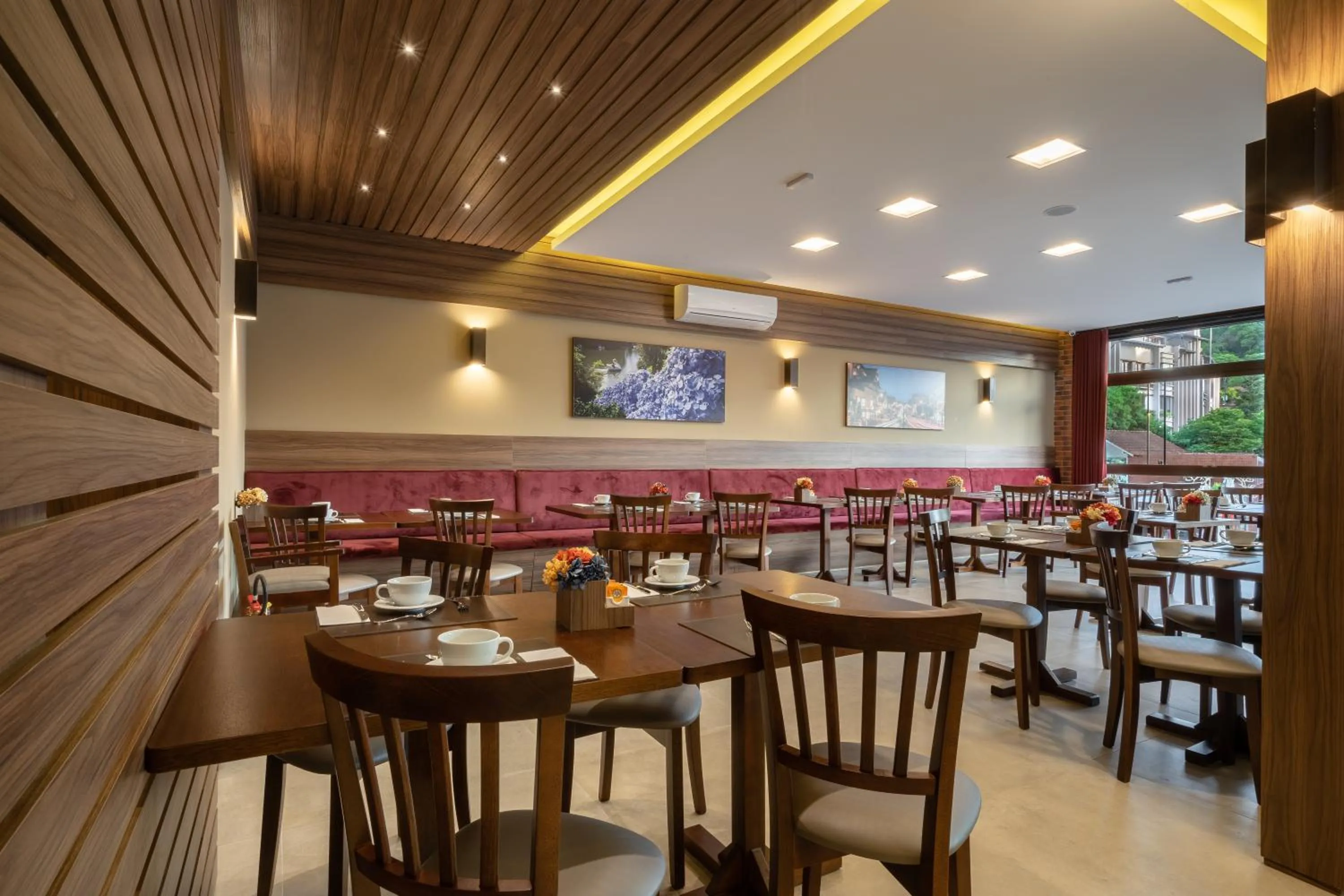 Restaurant/places to eat in Hotel Fioreze Centro