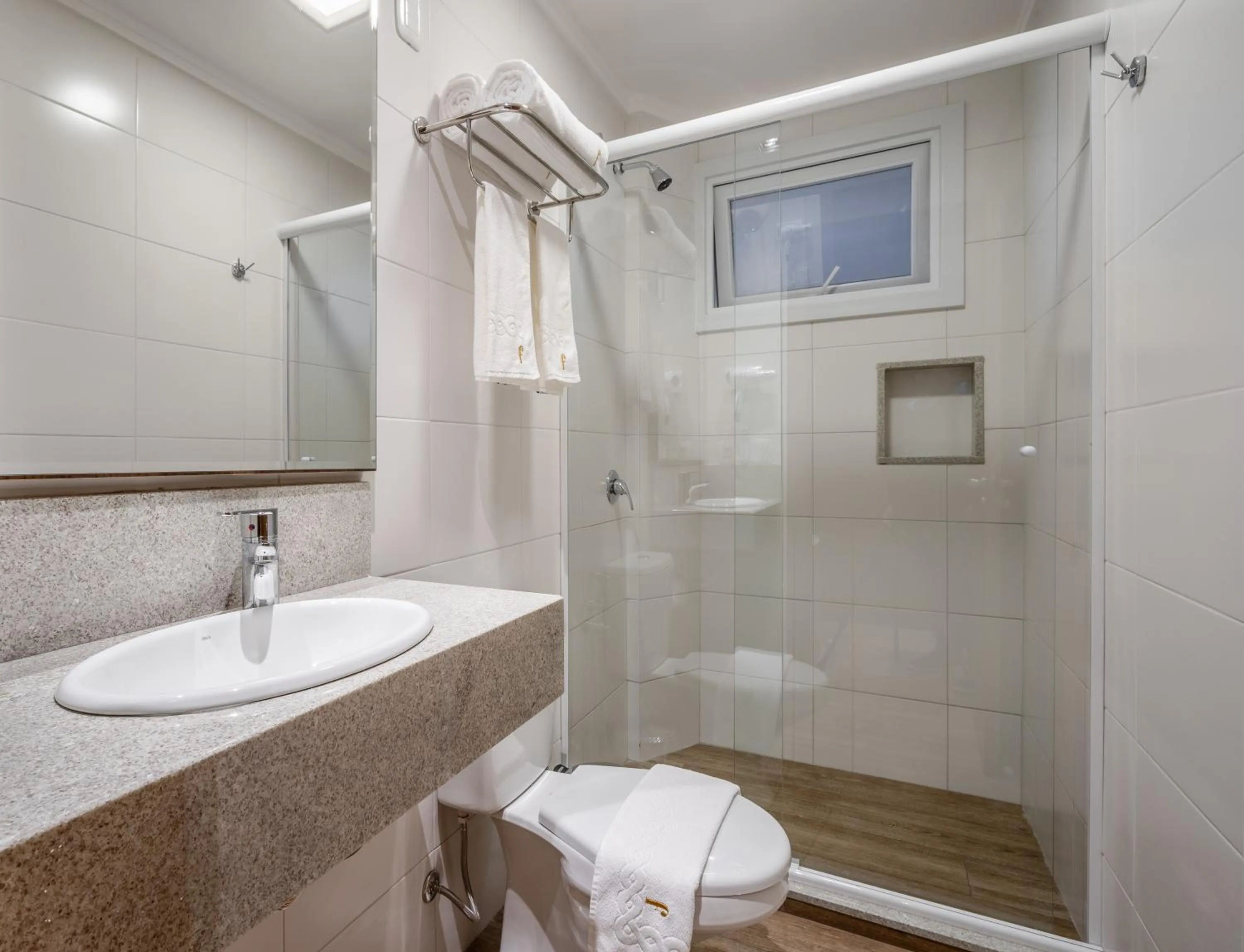 Toilet in Hotel Fioreze Centro