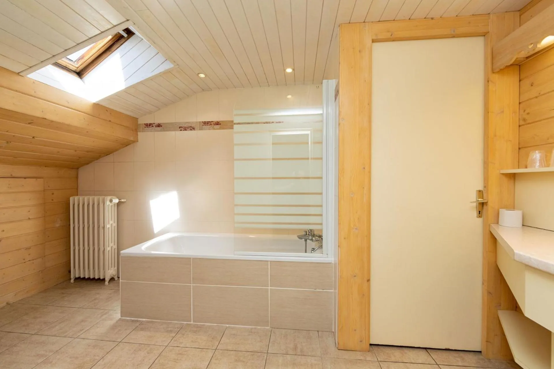 Bathroom in Hôtel Restaurant l'Aubergade