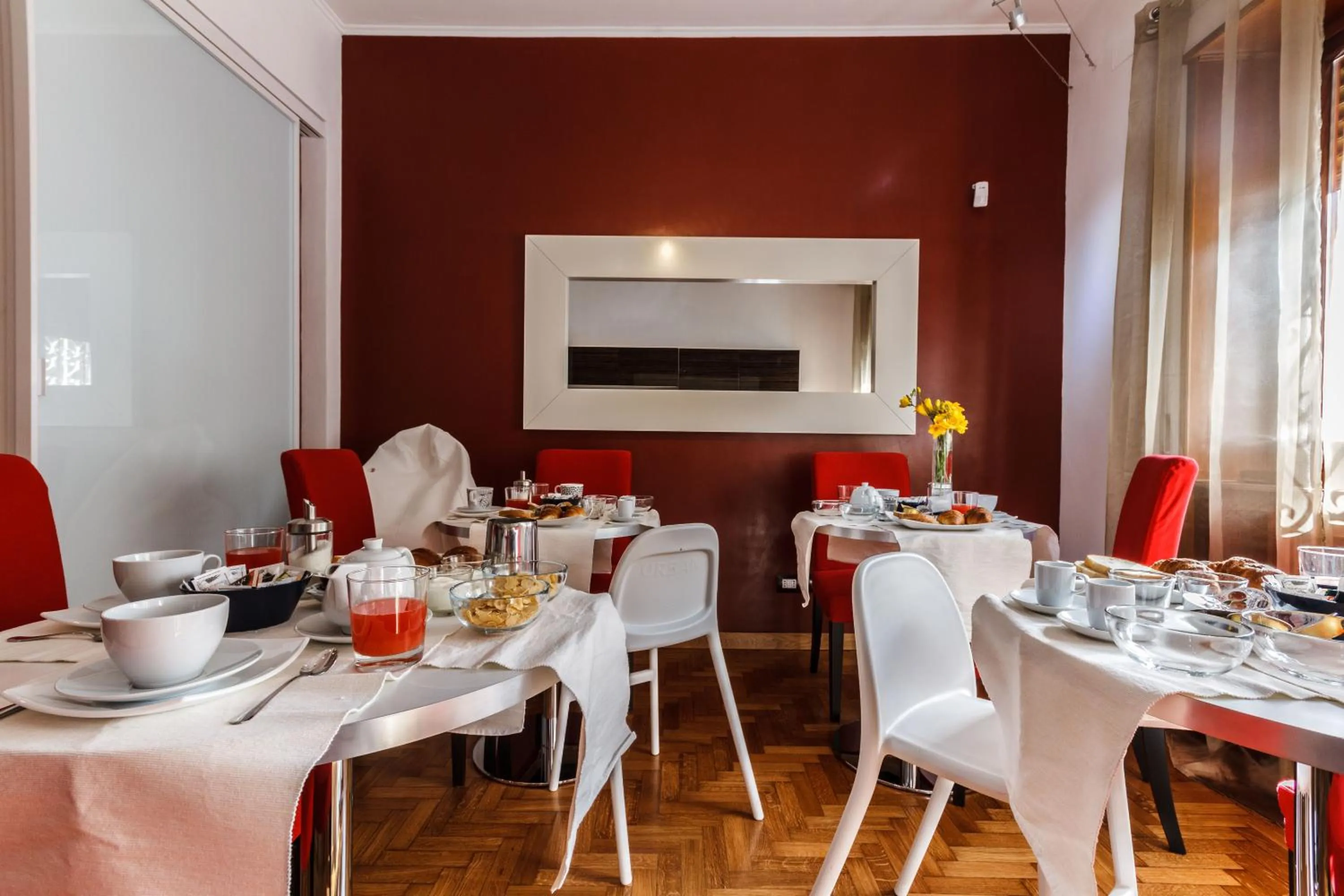 Restaurant/places to eat in L'Angolo Cortese