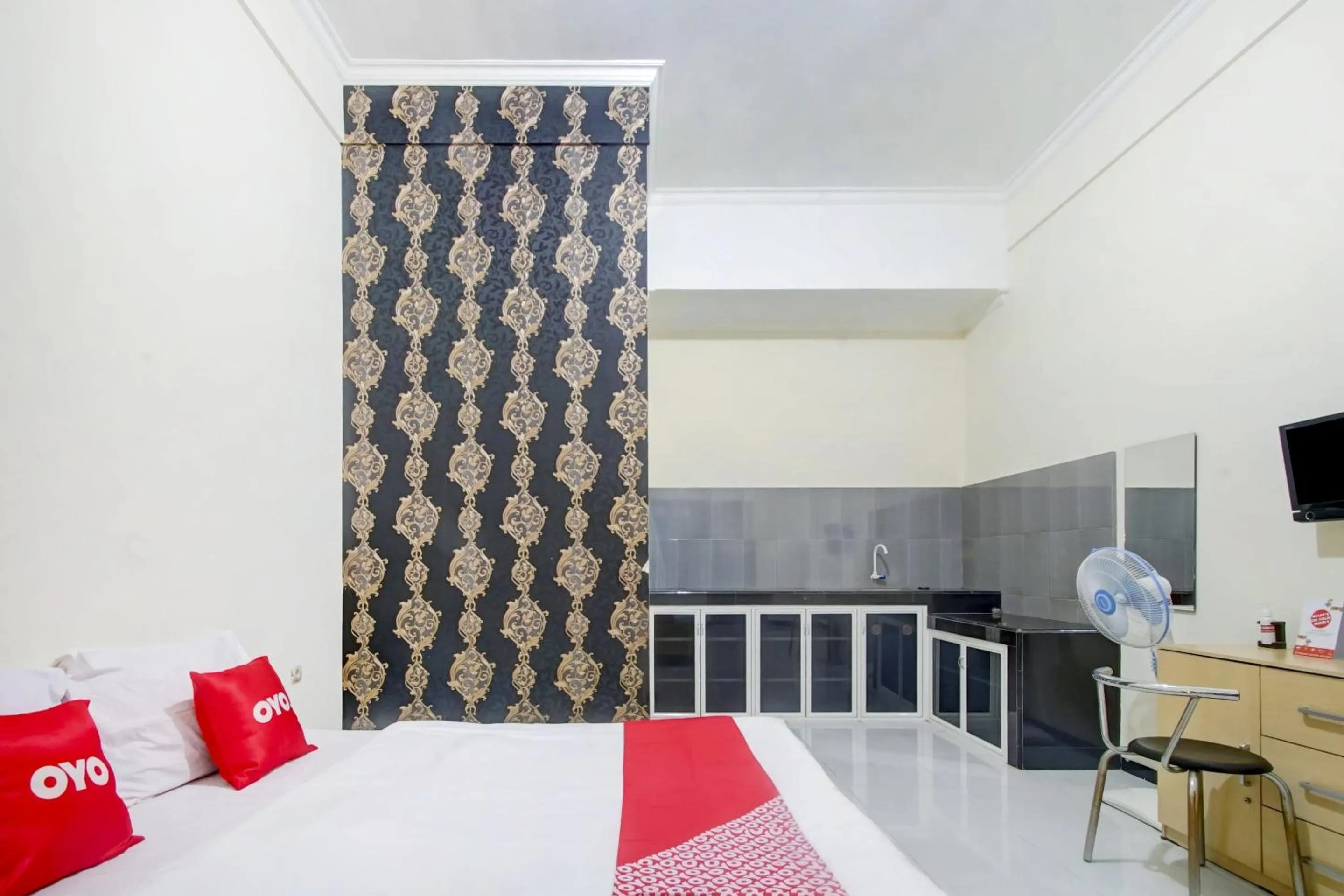 Bedroom, Bed in Capital O 90151 Guest House 180