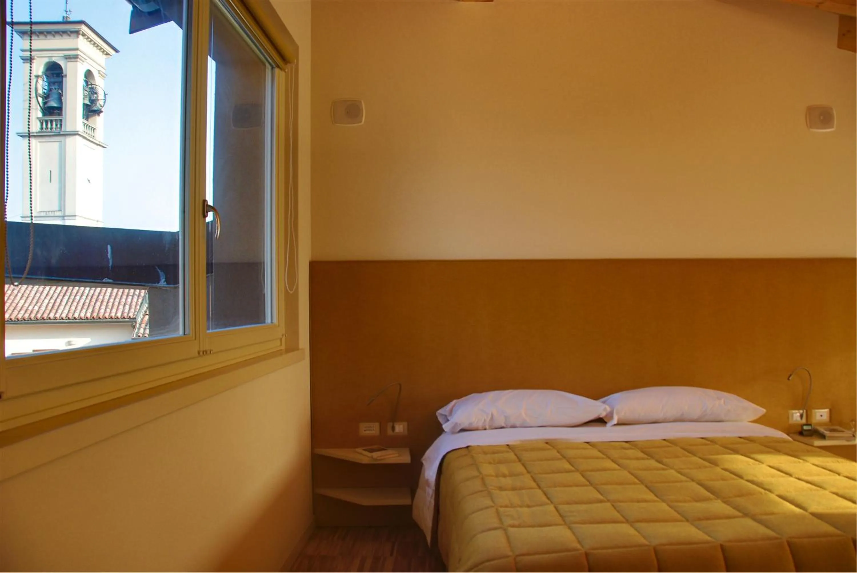 Bedroom, Bed in Stile Libero