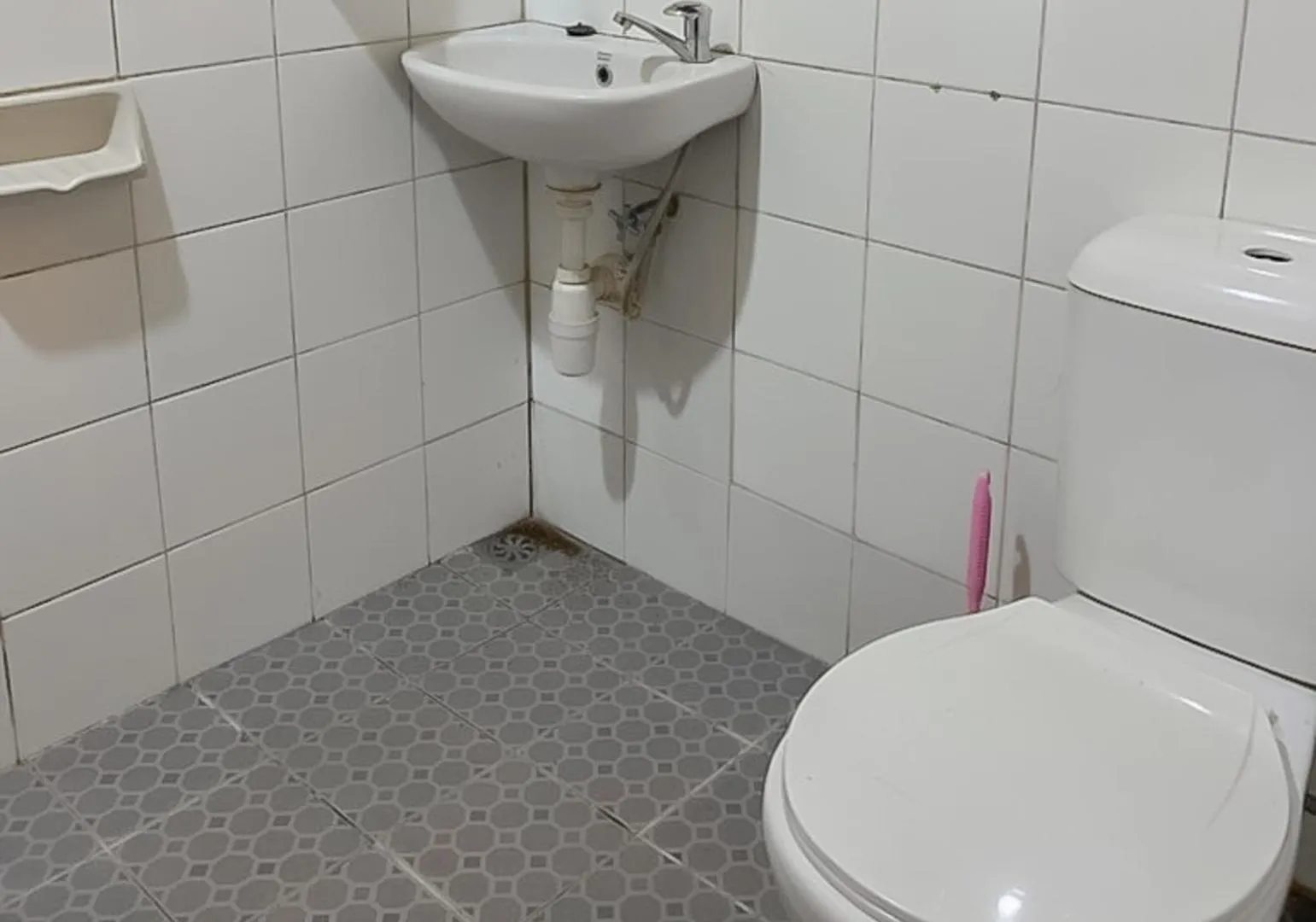 Bathroom in RedDoorz Plus At Grand Yustik Sukabumi