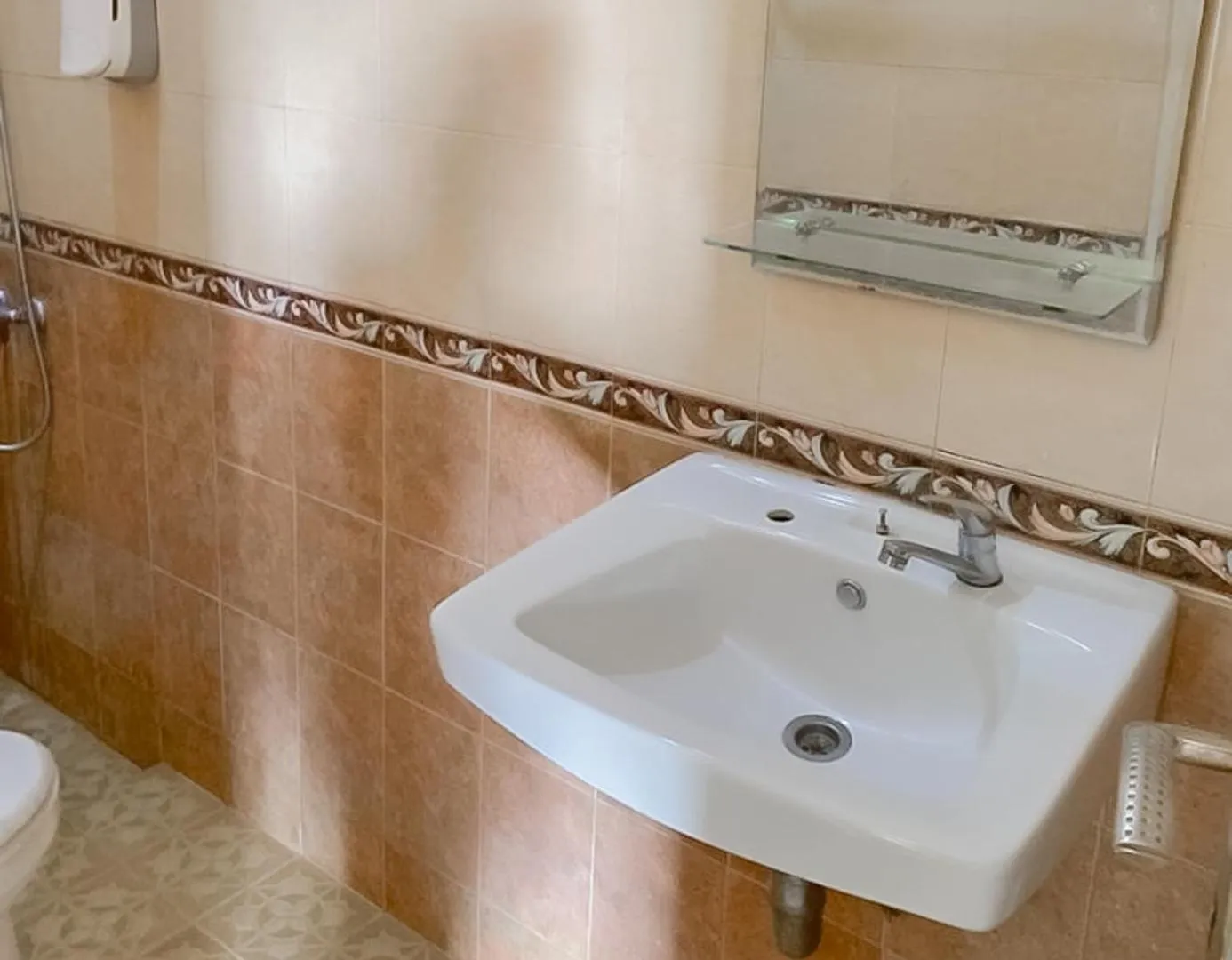 RedDoorz Plus At Grand Yustik Sukabumi