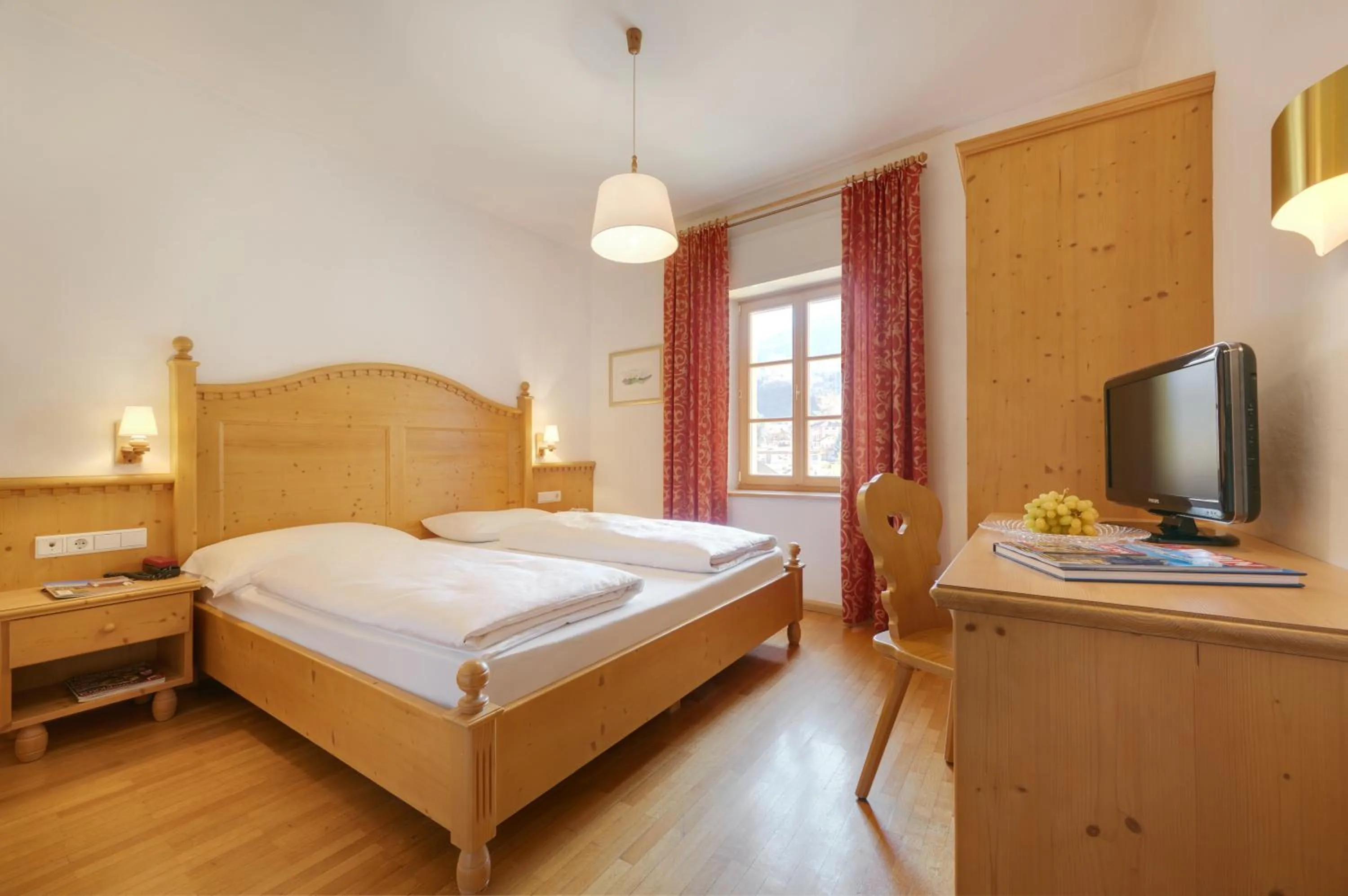 Bedroom, Bed in Parkhotel Post