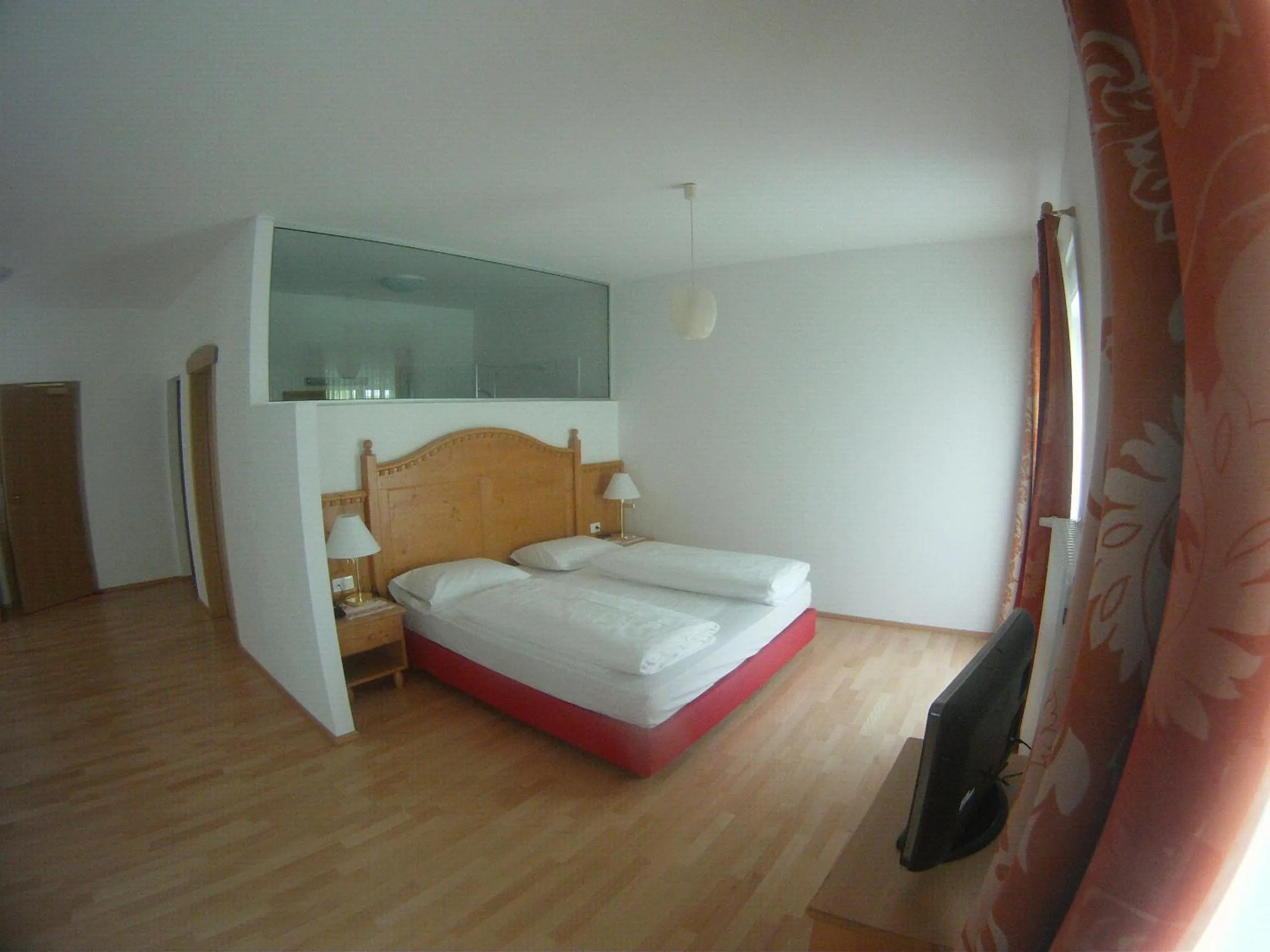 Photo of the whole room, Bed in Parkhotel Post