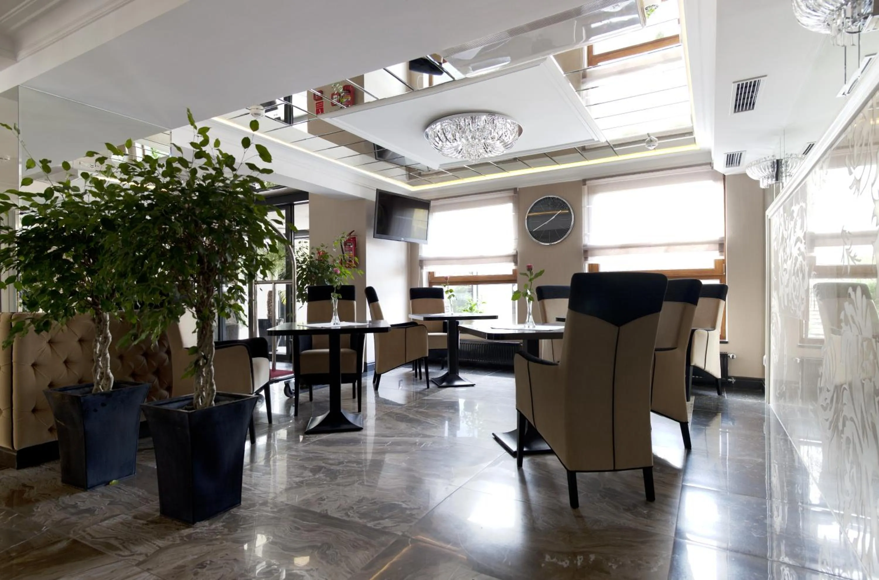 Lobby or reception in M Hotel Sosnowiec