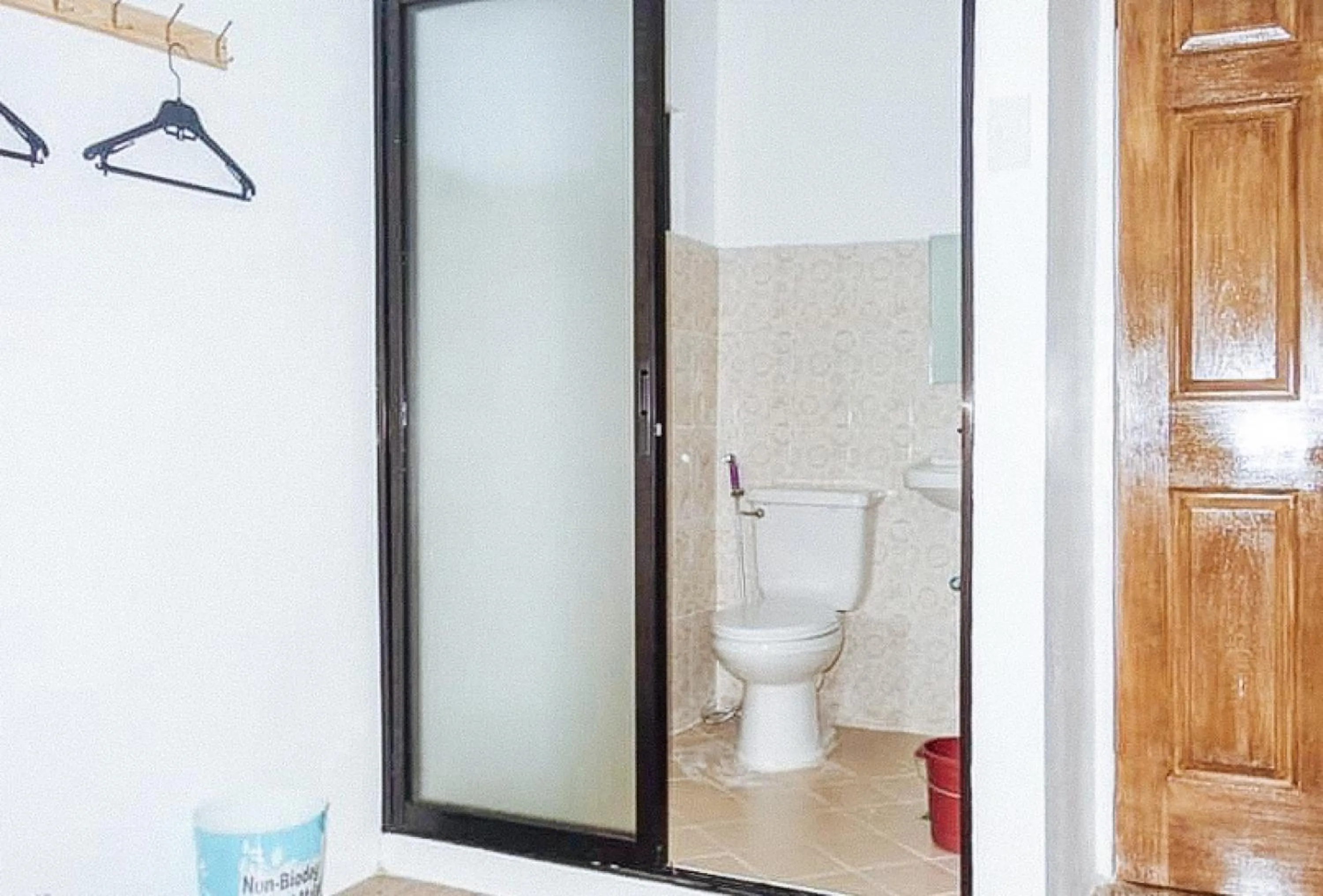 Toilet in Magabelle Guesthouse