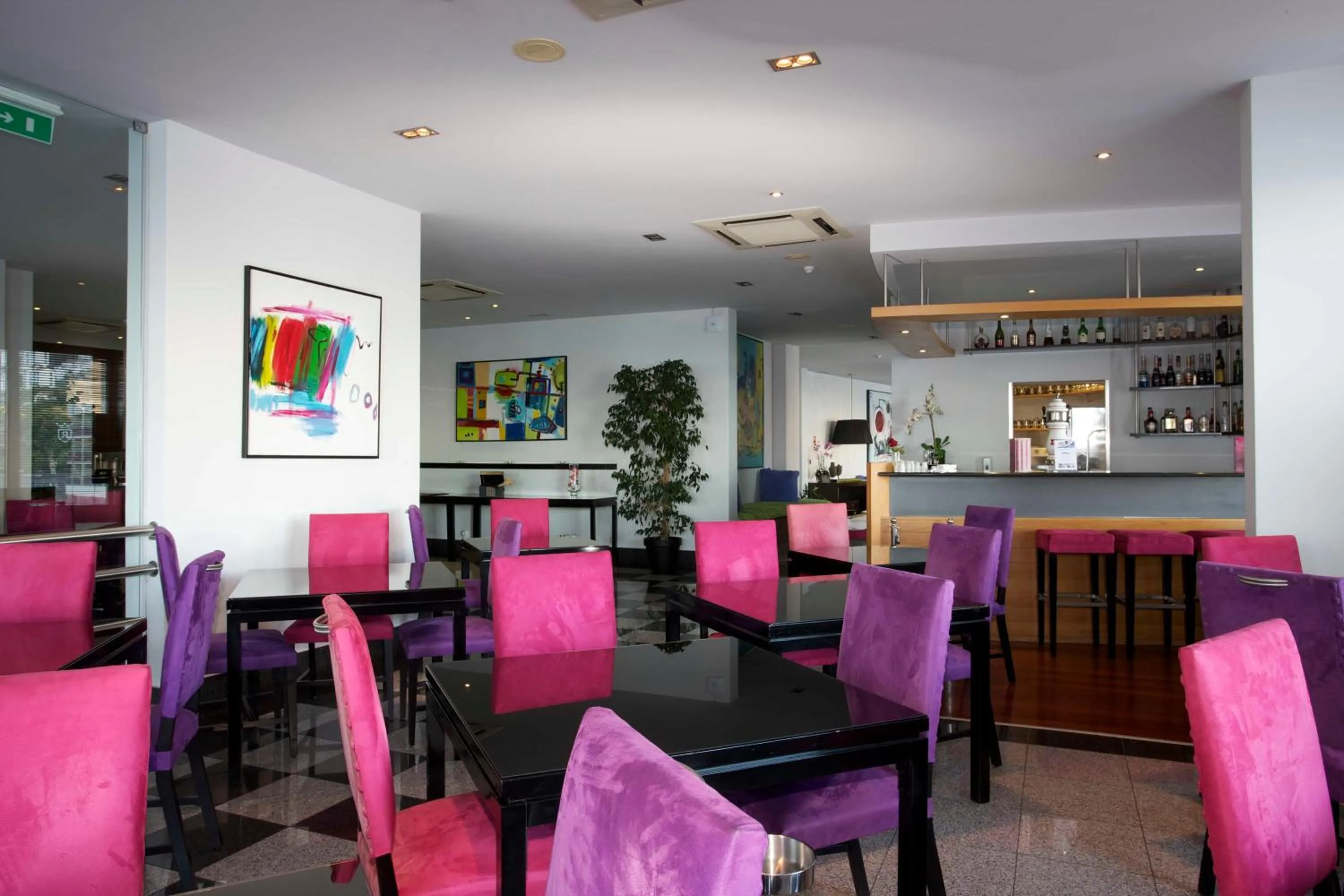 Restaurant/places to eat in Madeira Regency Cliff - Adults Only