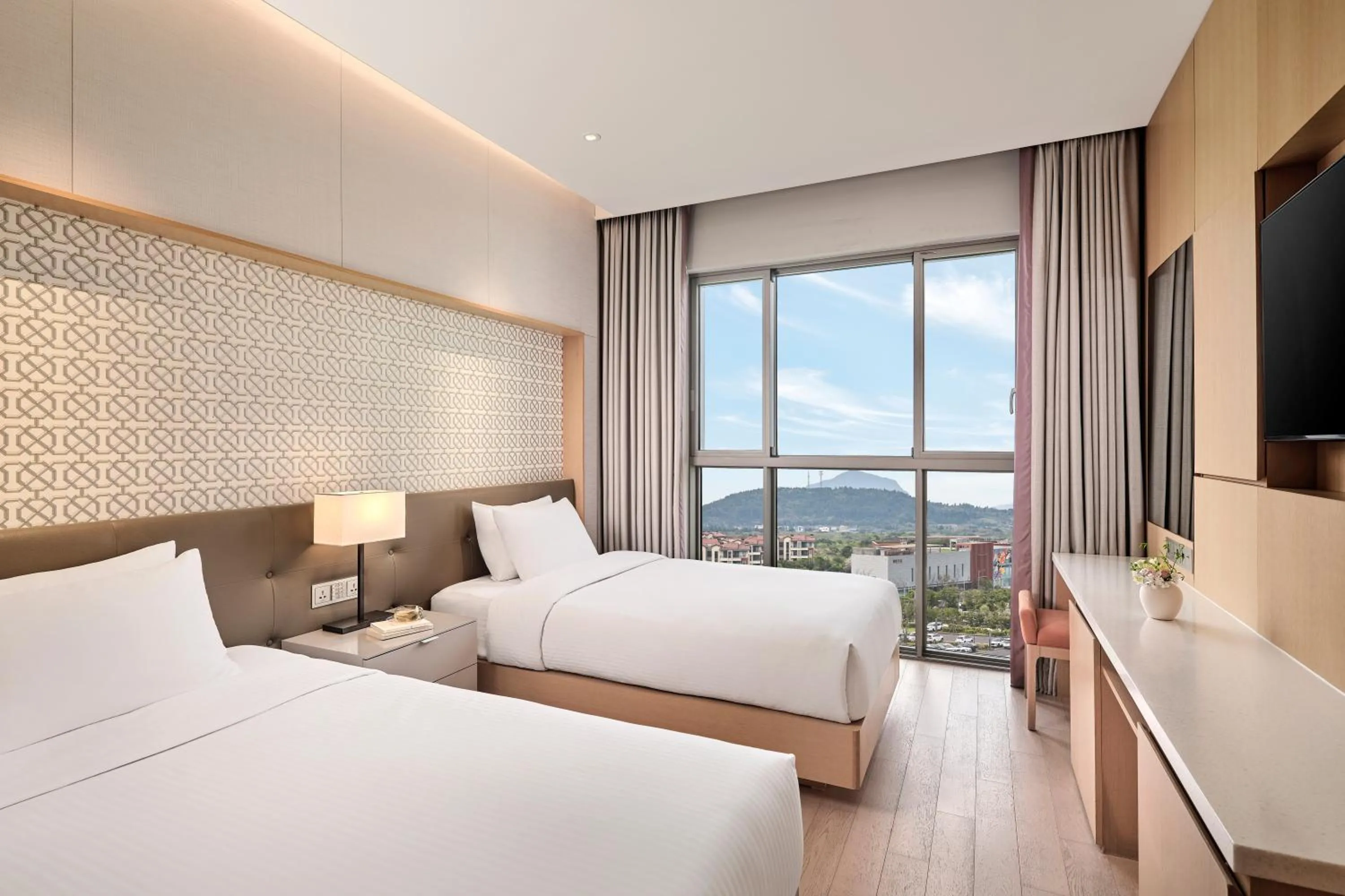 Bedroom, Bed in Shinhwa Jeju Shinhwa World Hotels