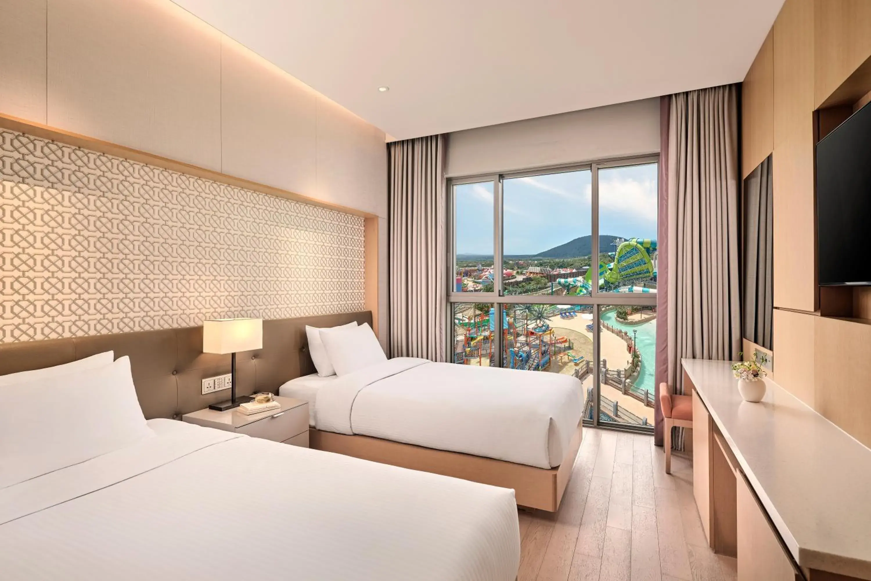 Superior Twin Room with Water Park View in Shinhwa Jeju Shinhwa World Hotels Superior Twin Room with Water Park View in Shinhwa Jeju Shinhwa World Hotels