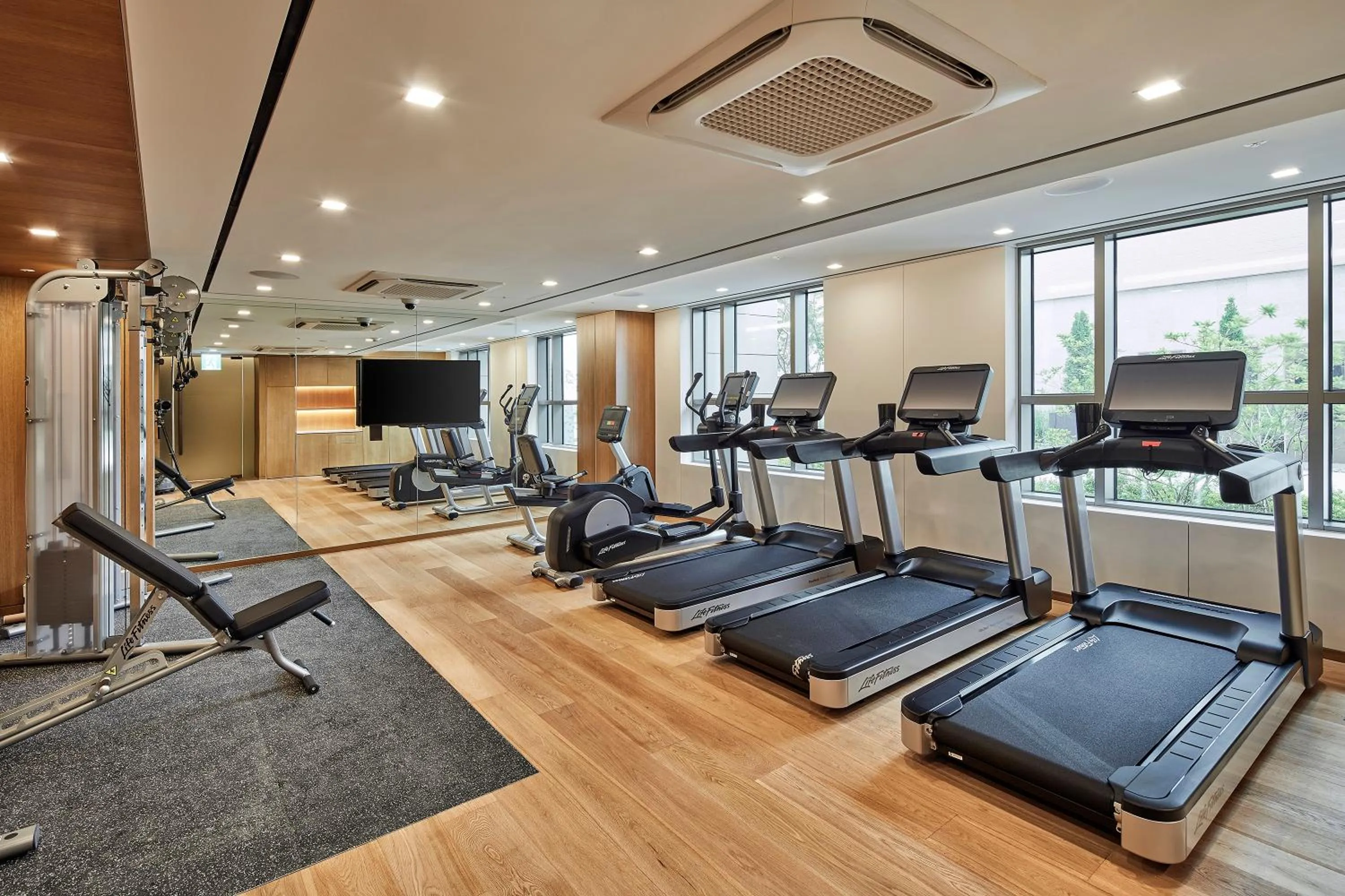 Fitness centre/facilities in Shinhwa Jeju Shinhwa World Hotels