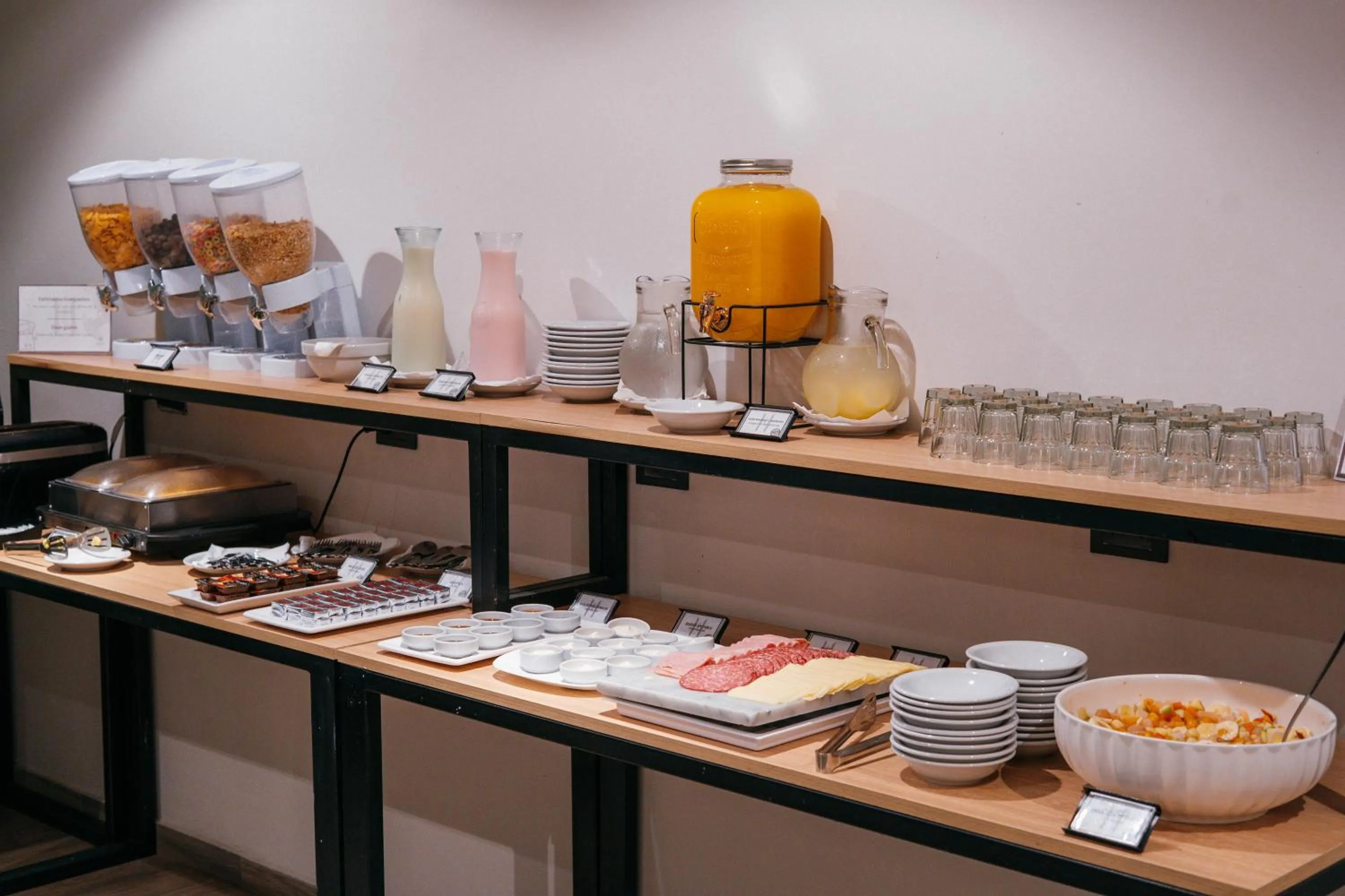 Breakfast in M382 Hotel Bariloche