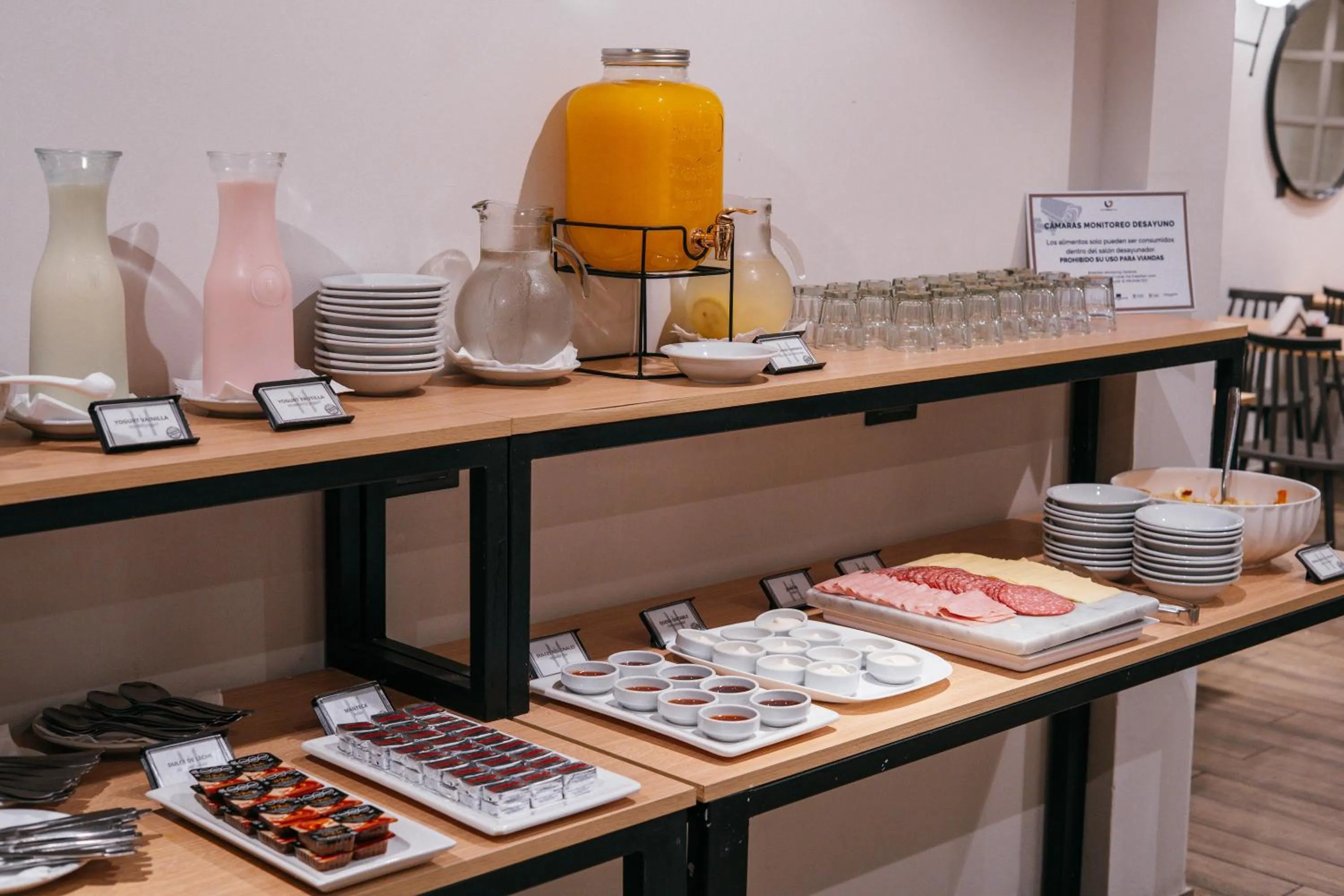 Breakfast in M382 Hotel Bariloche