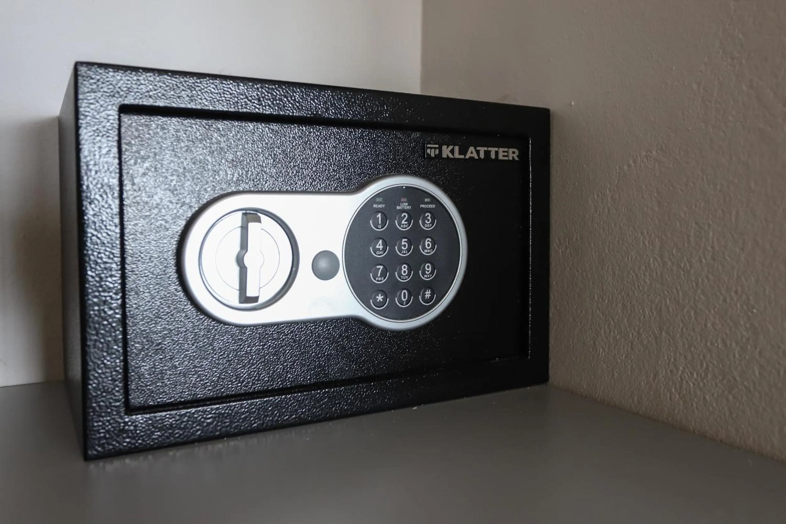 safe in M382 Hotel Bariloche