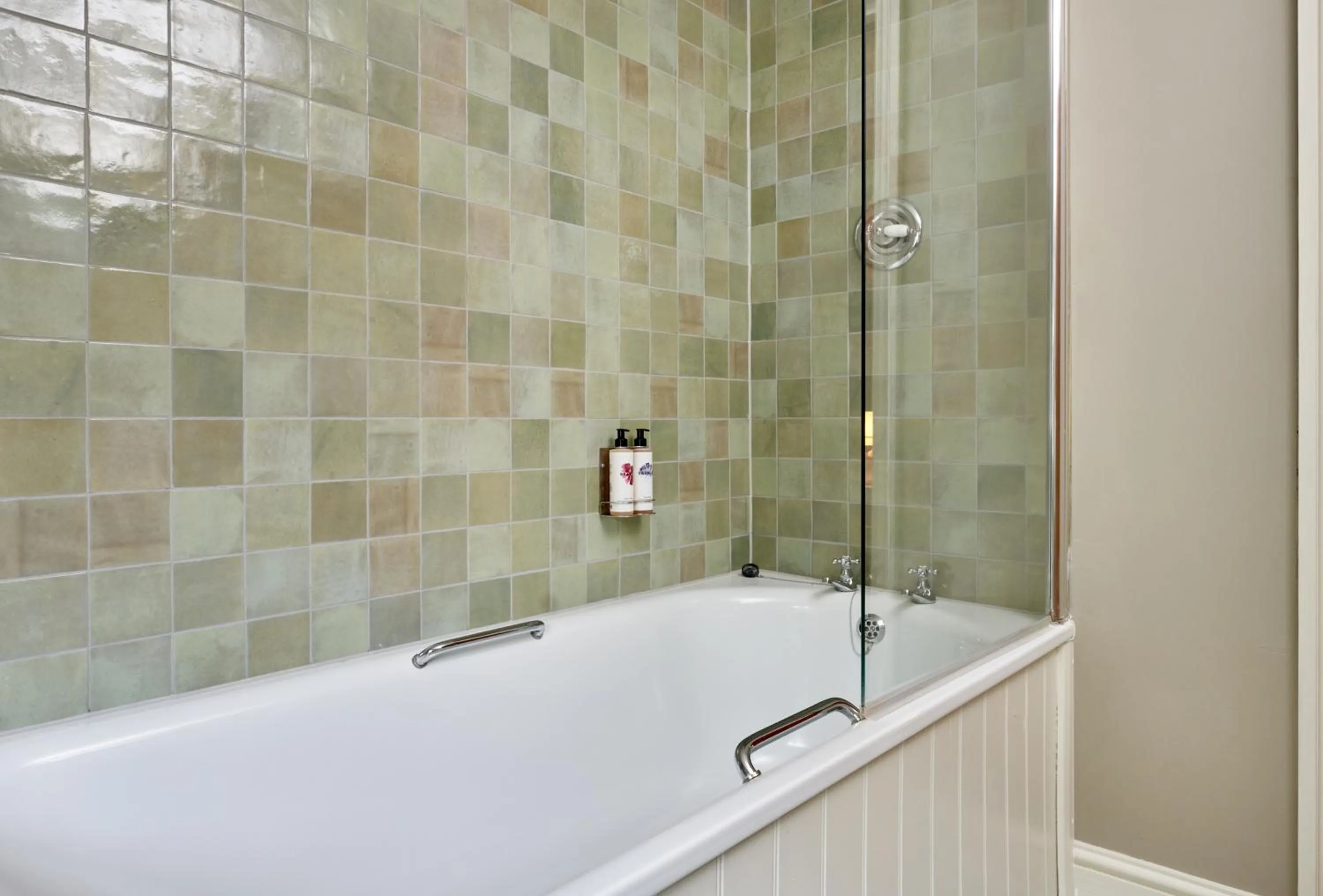 Shower in King John Inn