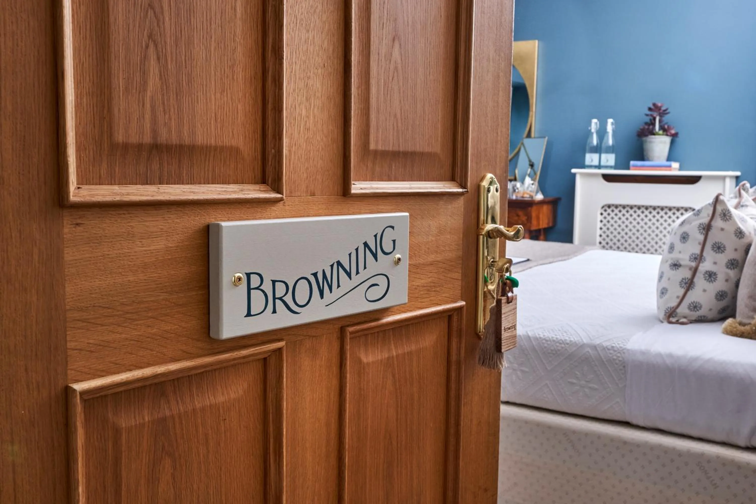 Property logo or sign, Bed in King John Inn