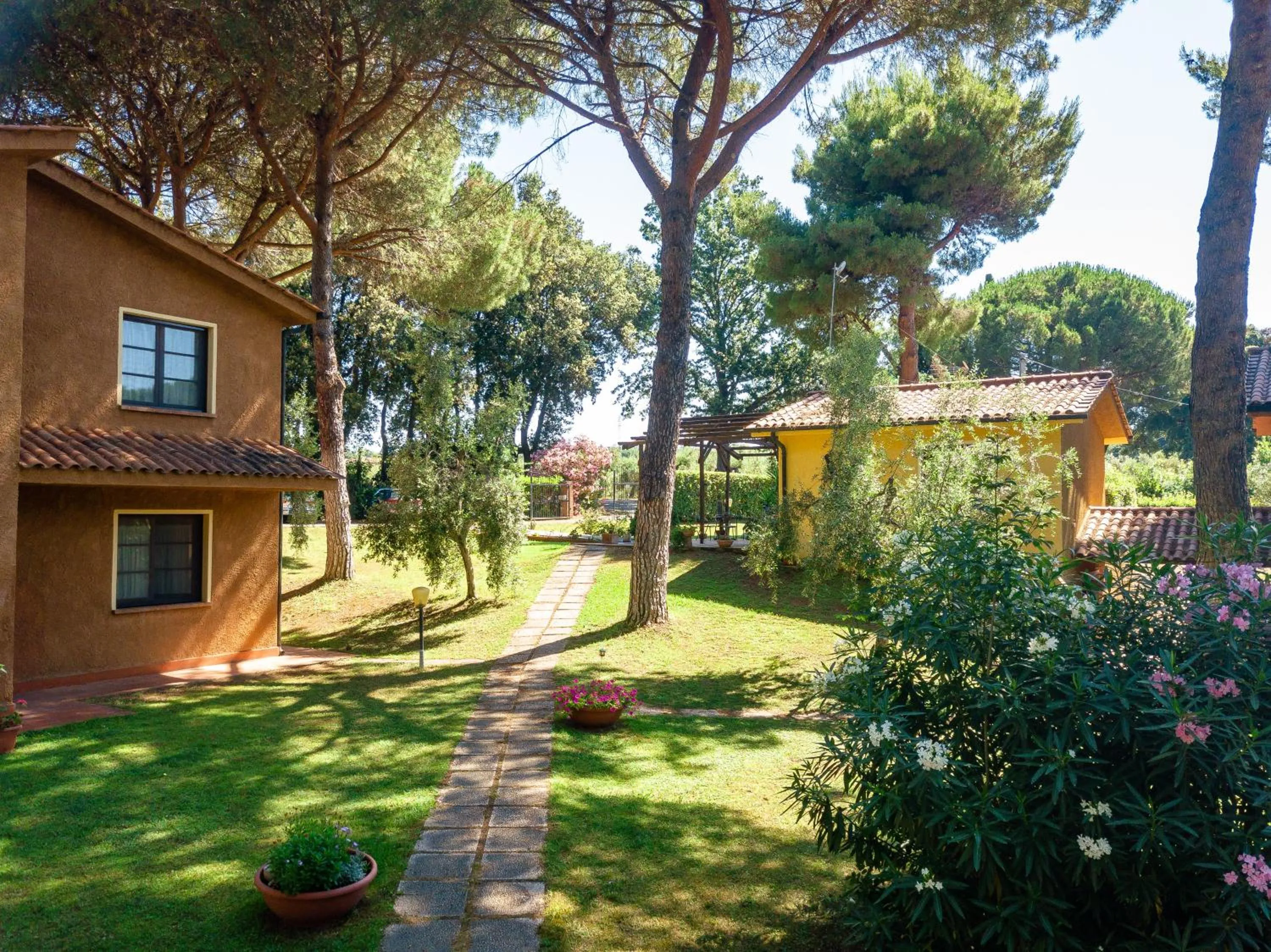 Property building in Residence Ristorante Il Paradiso