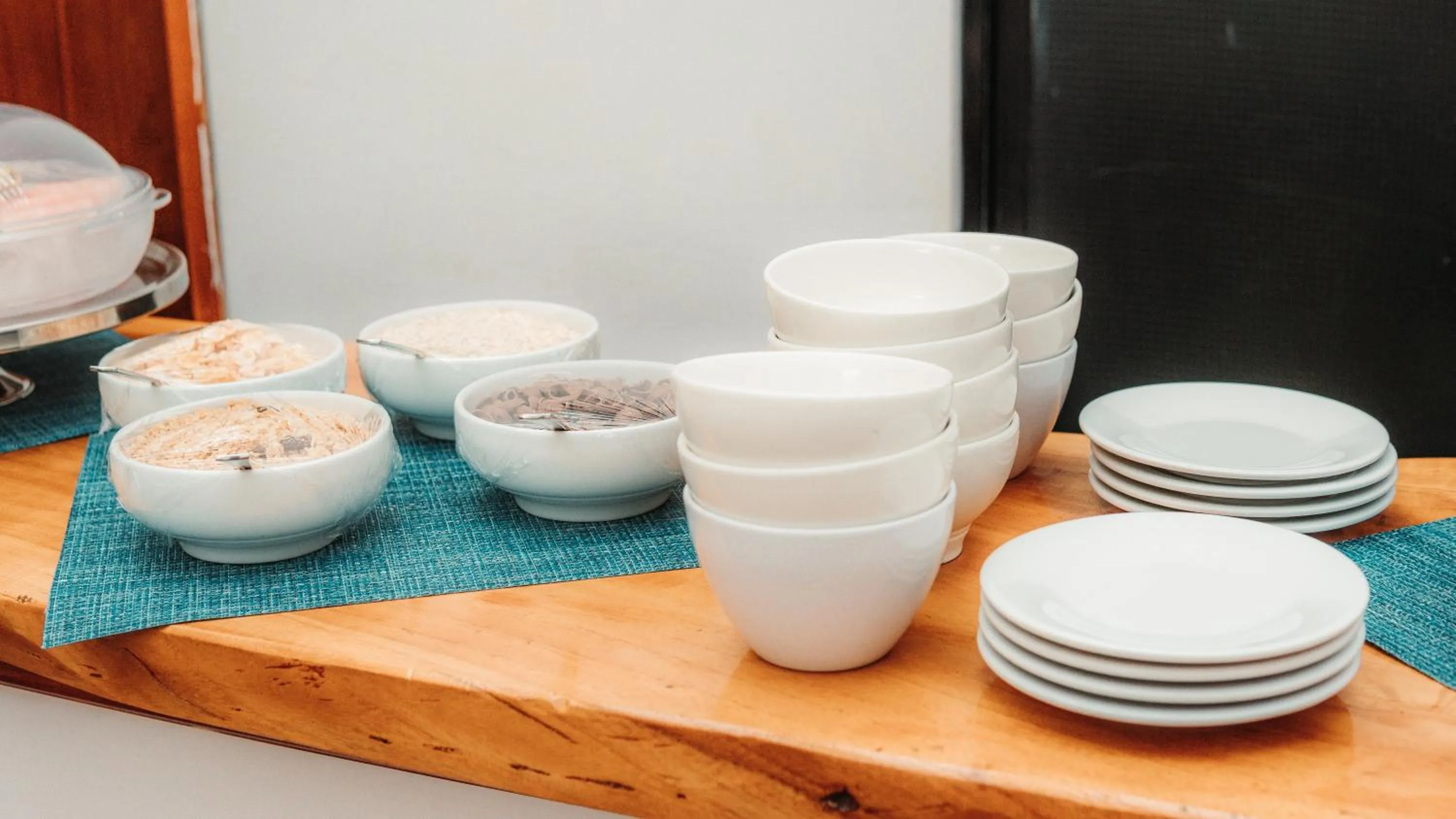 Restaurant/places to eat in Hotel Albemarle Galapagos Beachfront