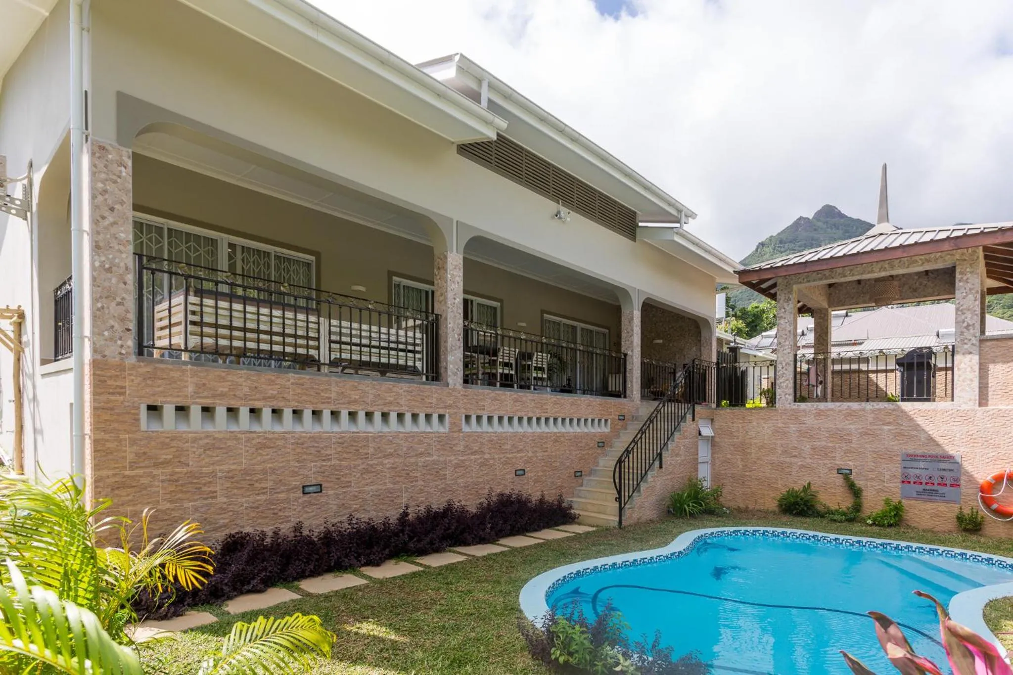 Beau Vallon Villa Chalets