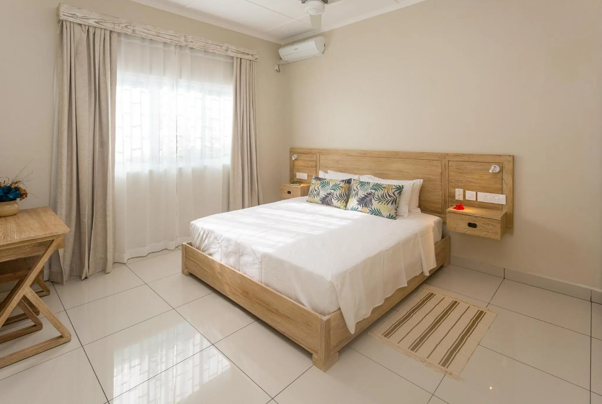 Bed in Beau Vallon Villa Chalets