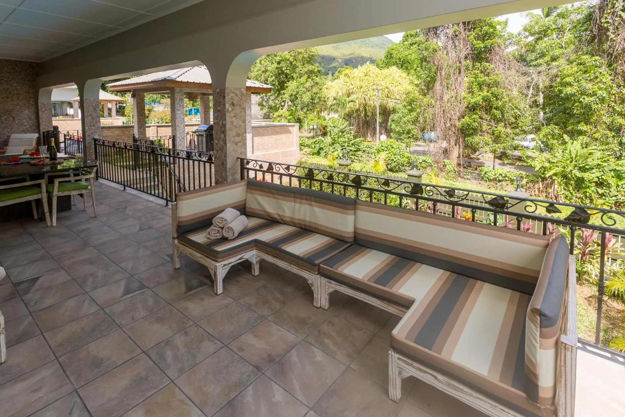 Beau Vallon Villa Chalets
