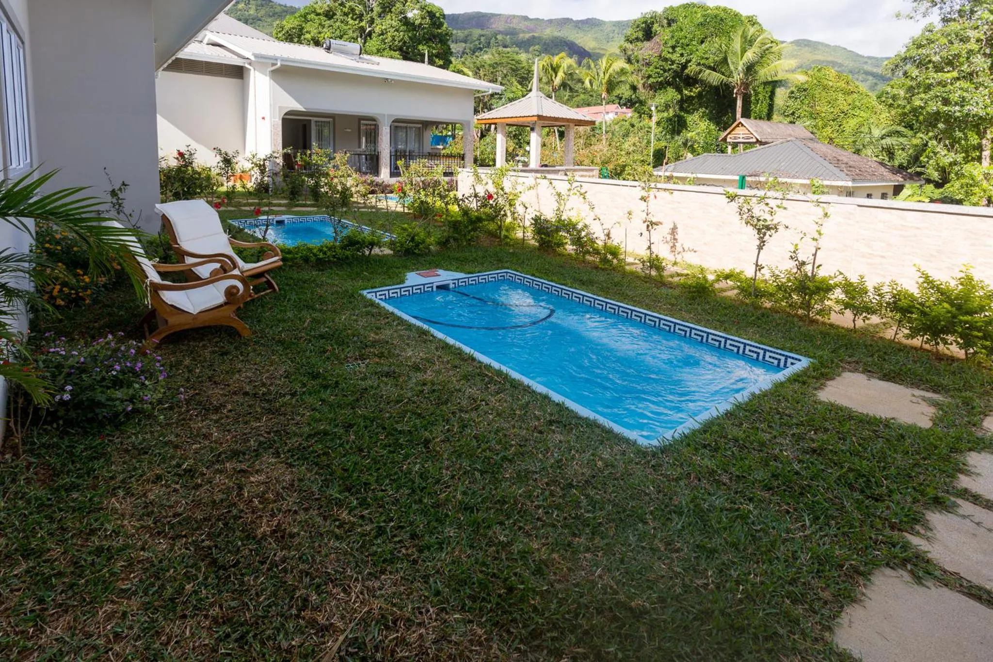 Beau Vallon Villa Chalets
